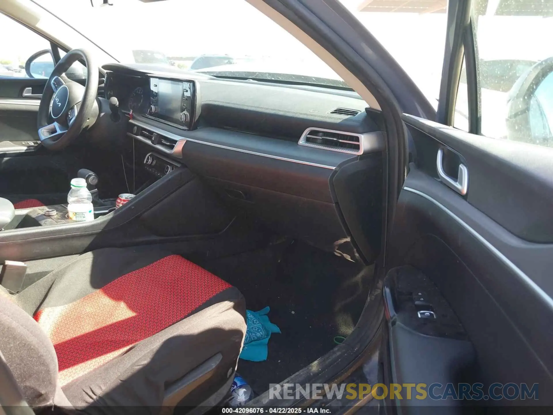 5 fotografías del automóvil dañado 5XXG14J25PG209827 KIA K5 2023