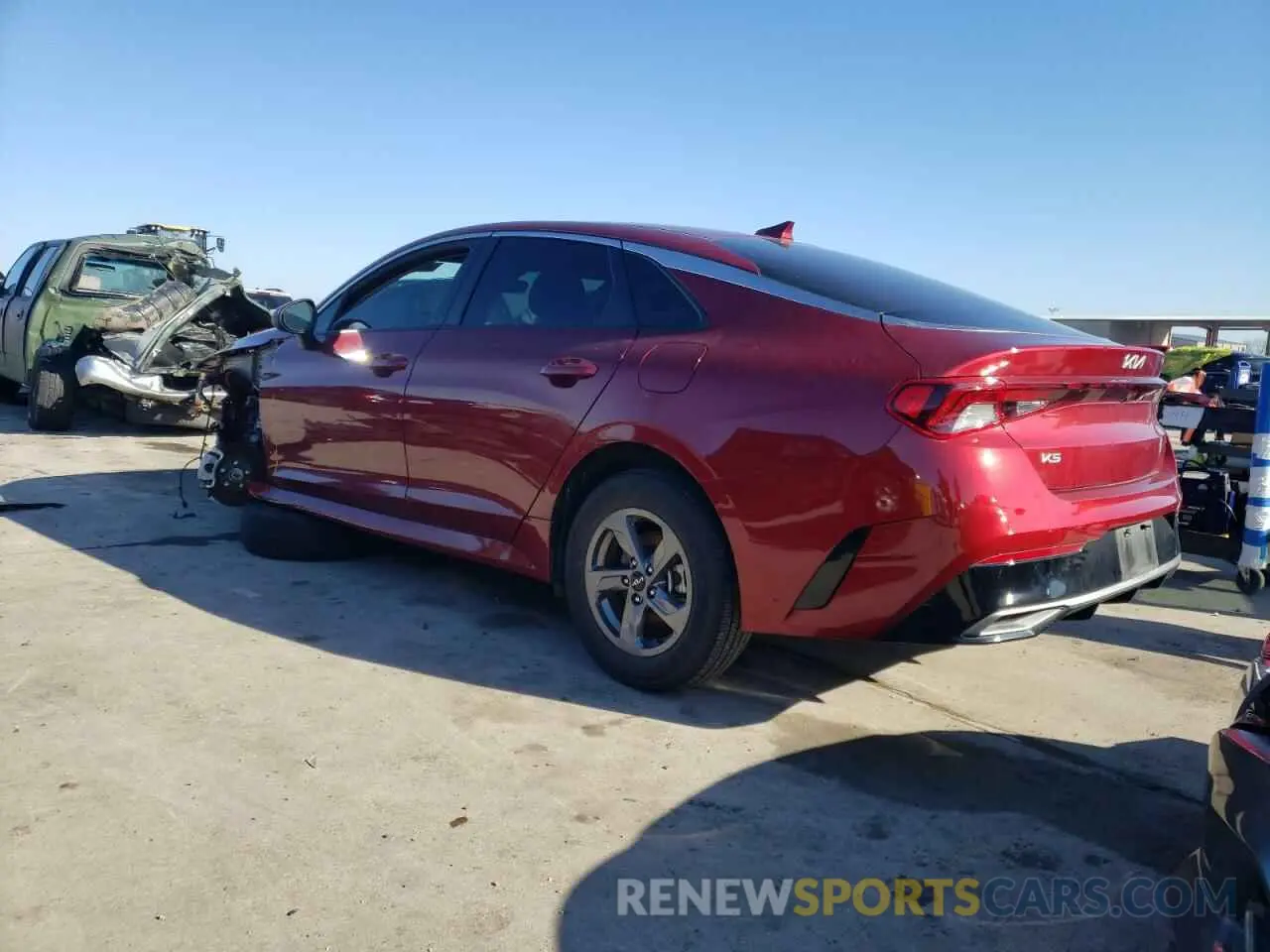2 fotografías del automóvil dañado 5XXG14J26PG172688 KIA K5 2023