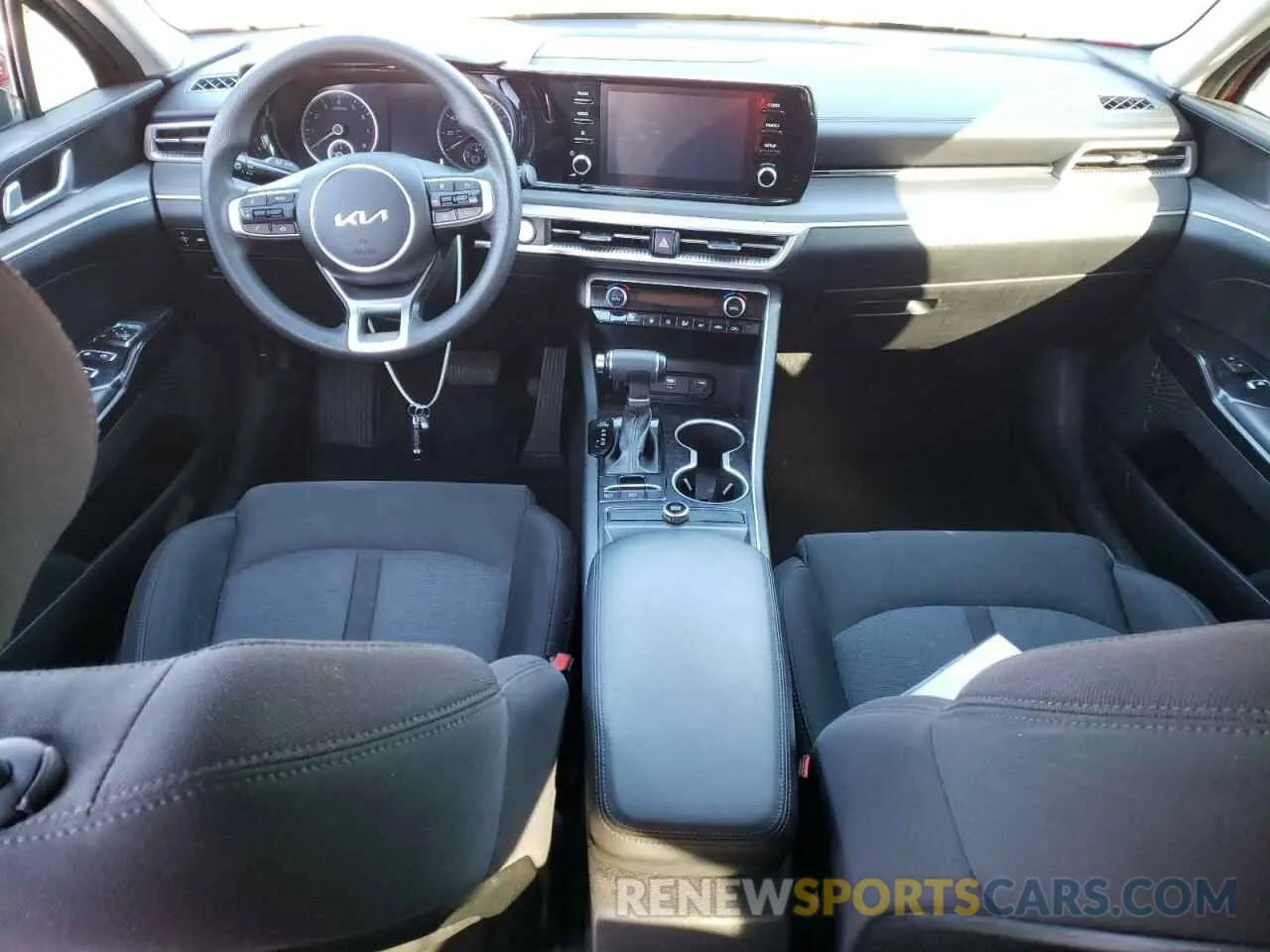 8 fotografías del automóvil dañado 5XXG14J26PG172688 KIA K5 2023