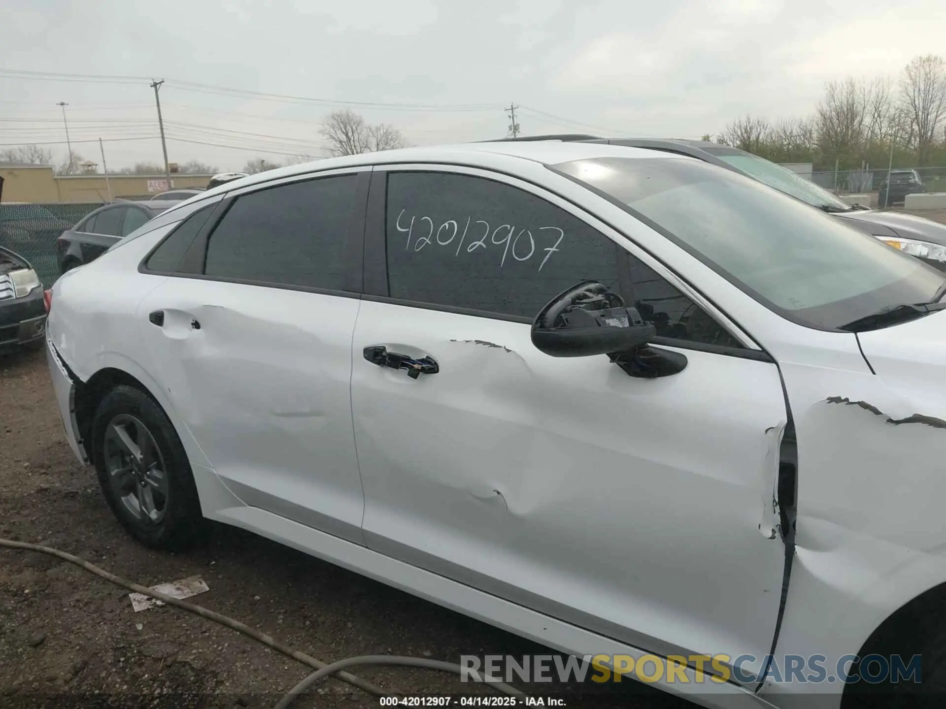 13 fotografías del automóvil dañado 5XXG14J26PG203910 KIA K5 2023