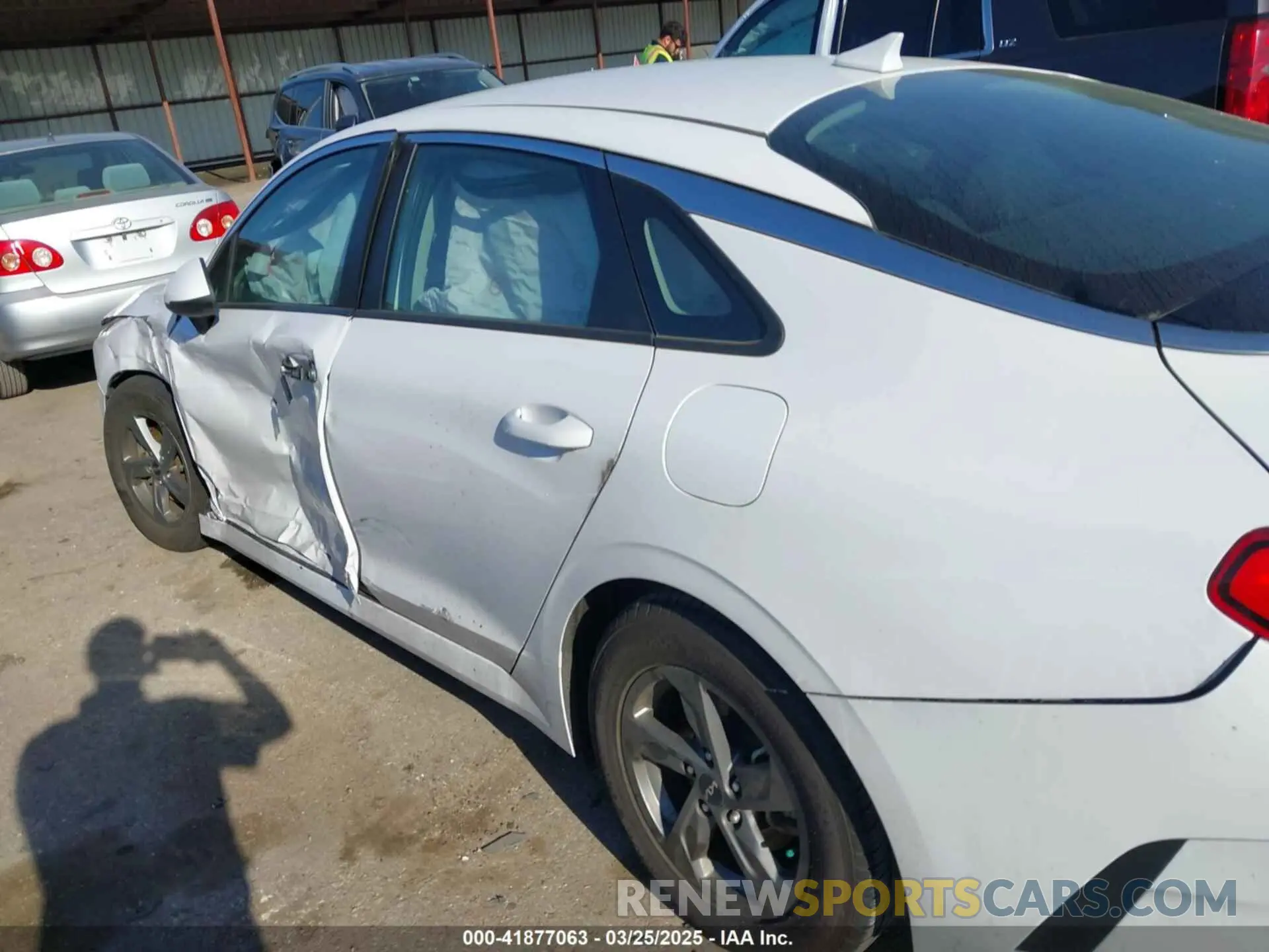 6 fotografías del automóvil dañado 5XXG14J28PG199410 KIA K5 2023