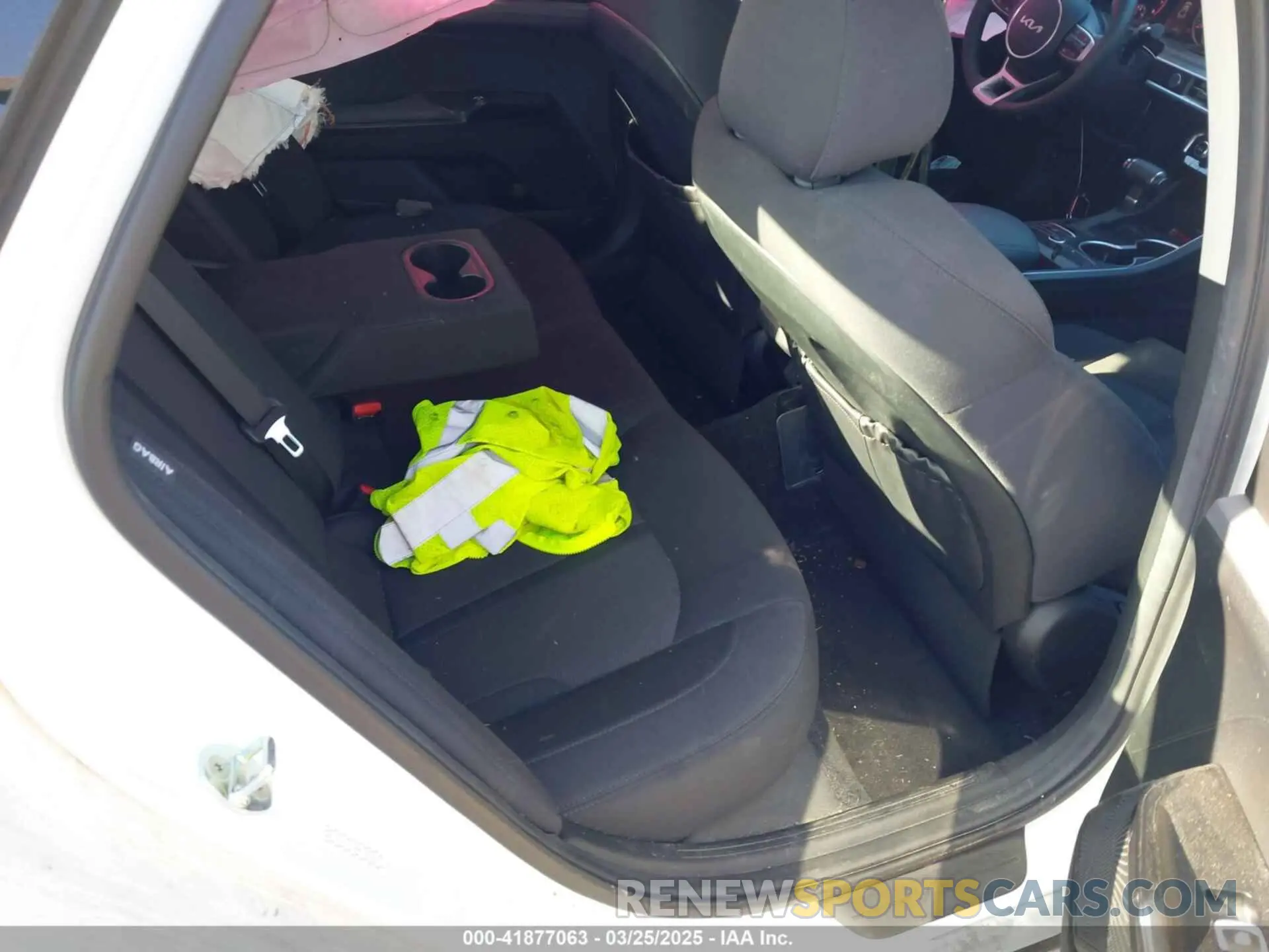 8 fotografías del automóvil dañado 5XXG14J28PG199410 KIA K5 2023