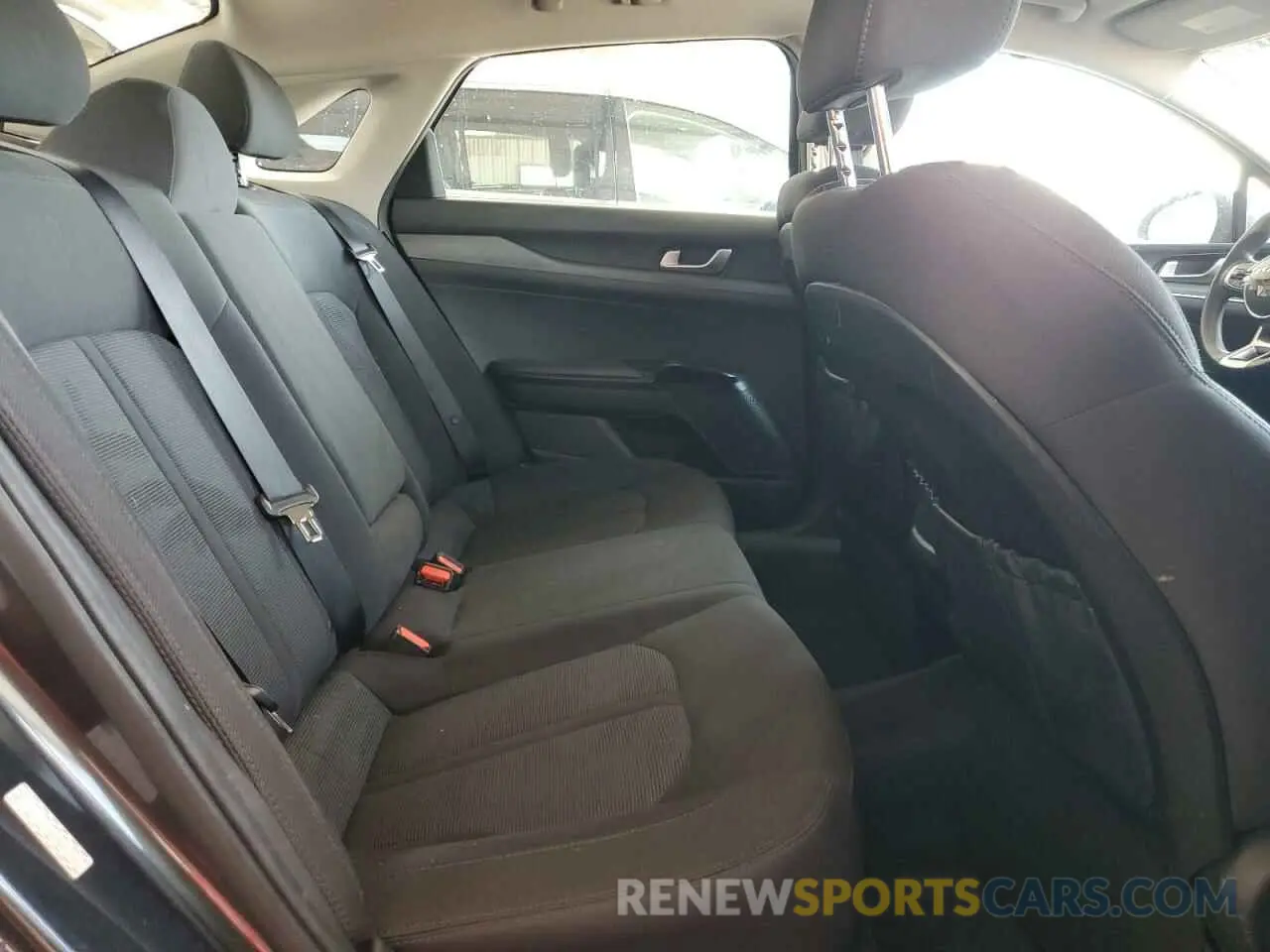 10 fotografías del automóvil dañado 5XXG14J28PG203780 KIA K5 2023