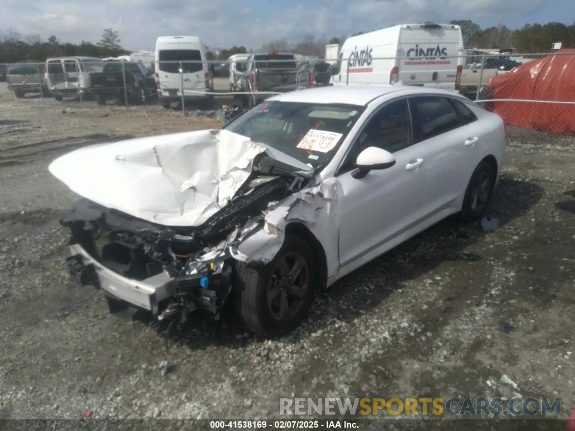 2 fotografías del automóvil dañado 5XXG14J28PG216299 KIA K5 2023