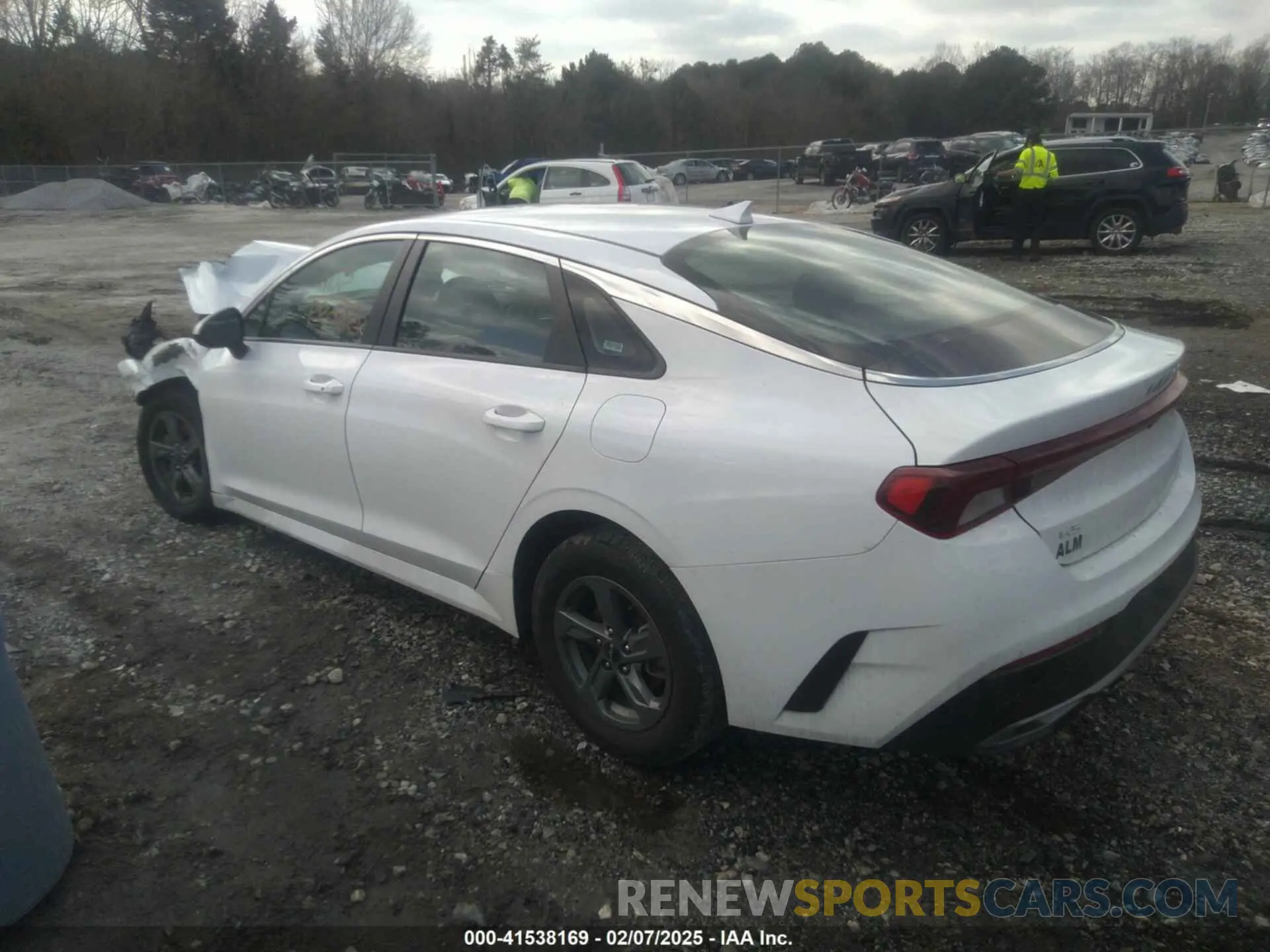 3 fotografías del automóvil dañado 5XXG14J28PG216299 KIA K5 2023