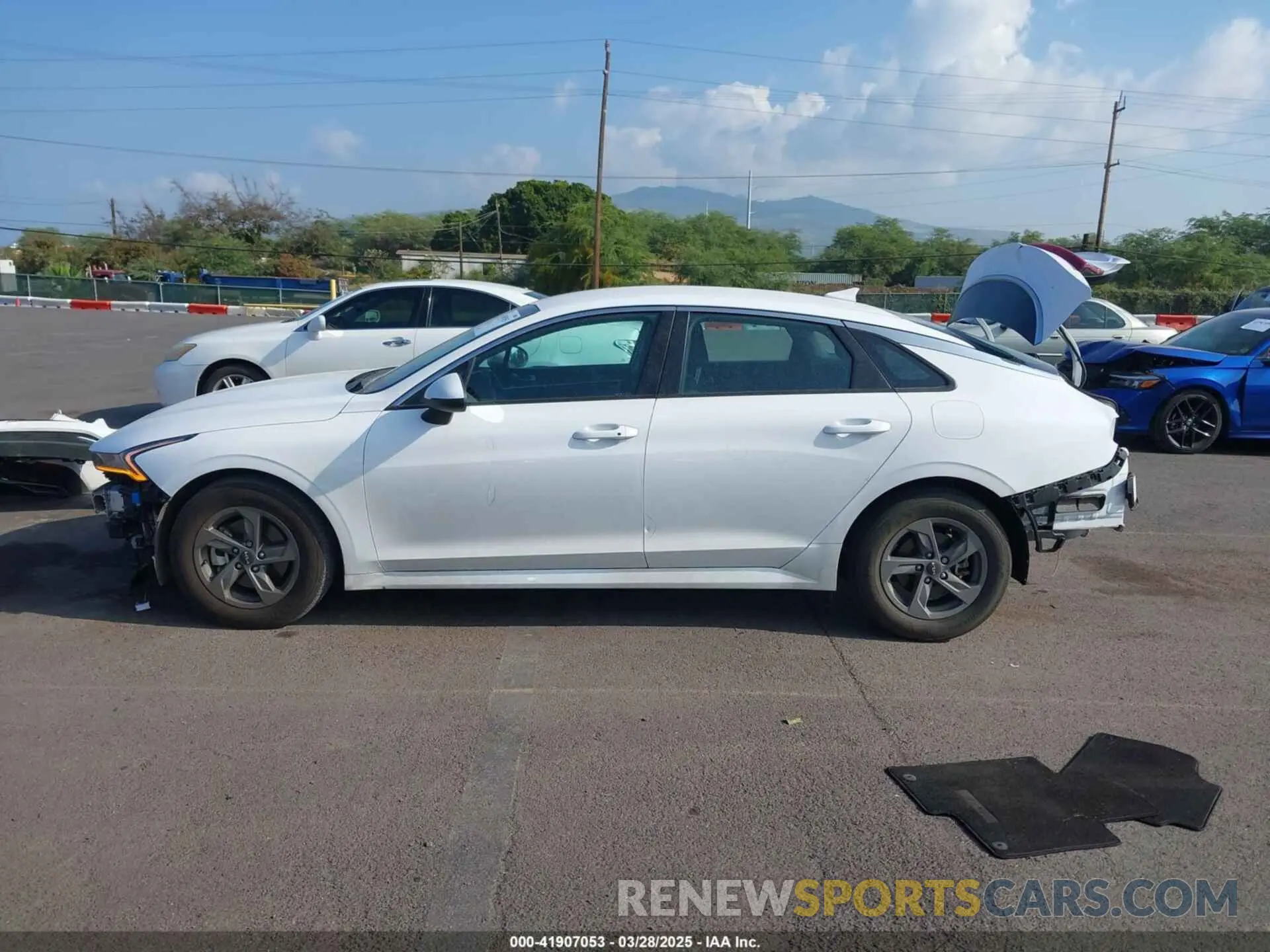 15 fotografías del automóvil dañado 5XXG14J28PG219316 KIA K5 2023