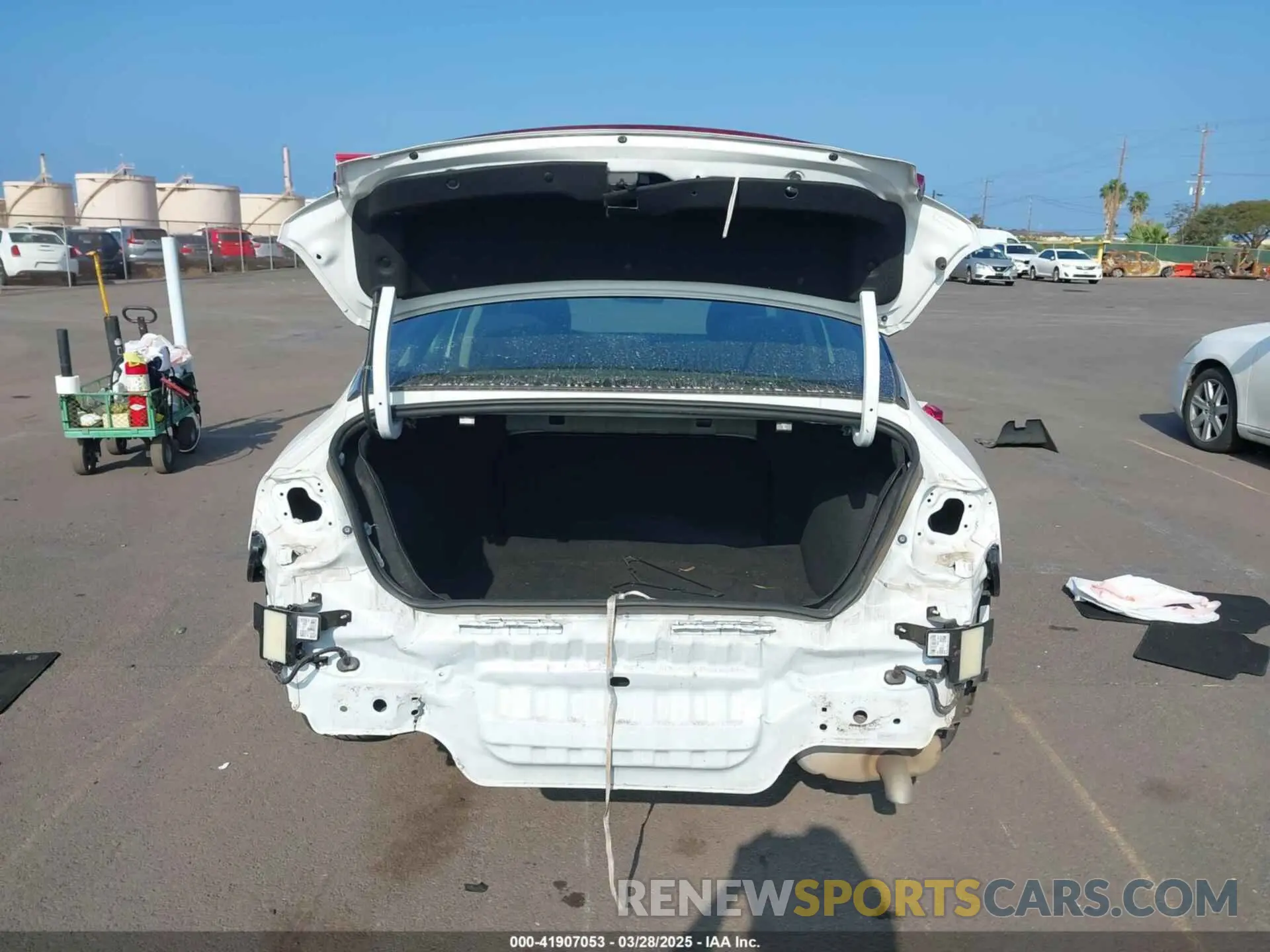 17 fotografías del automóvil dañado 5XXG14J28PG219316 KIA K5 2023