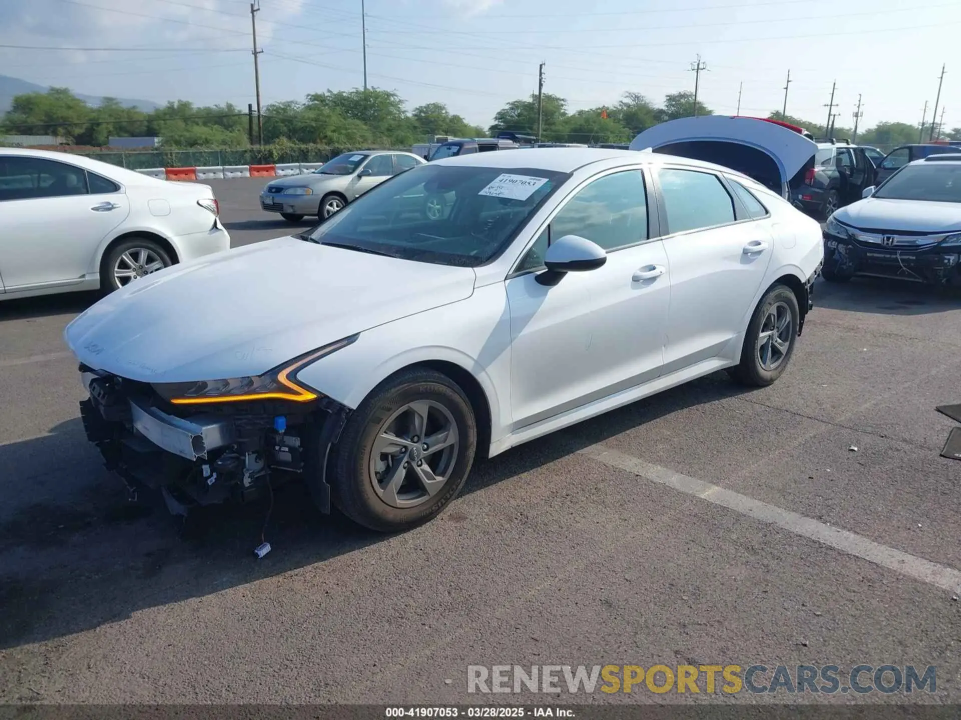 2 fotografías del automóvil dañado 5XXG14J28PG219316 KIA K5 2023