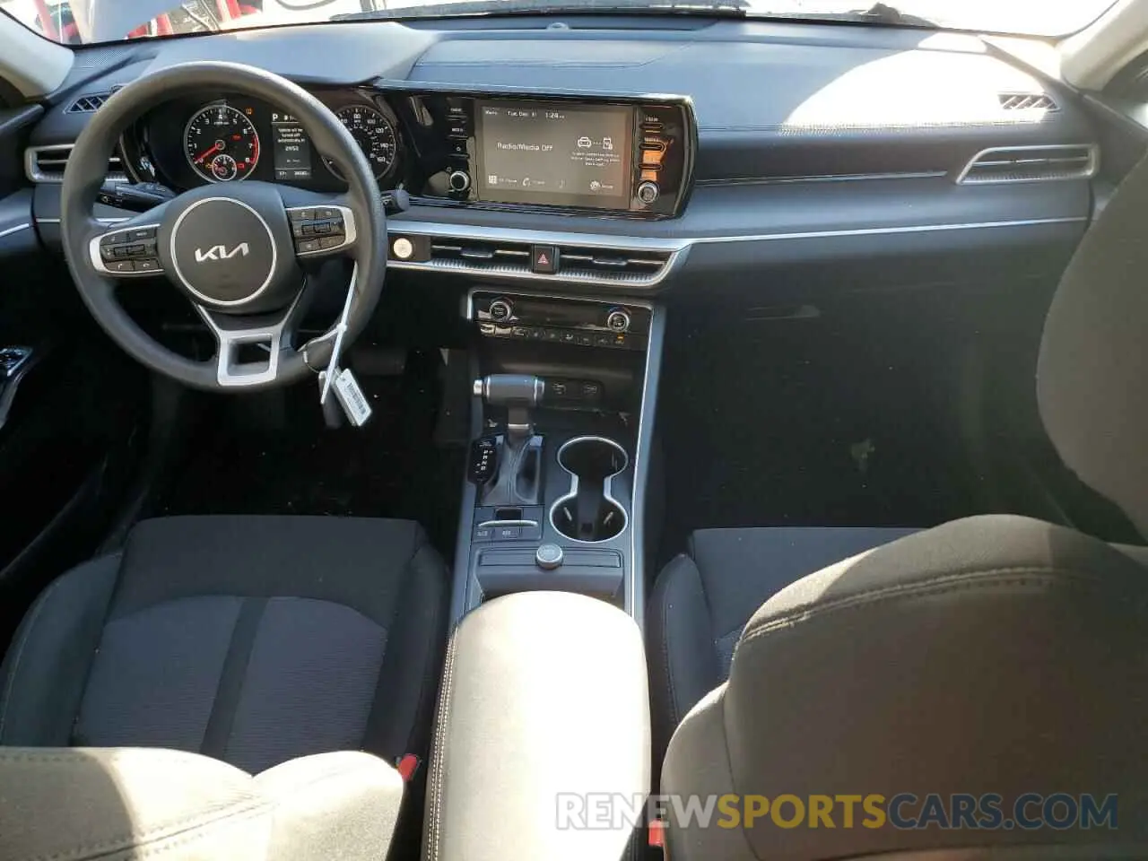 8 fotografías del automóvil dañado 5XXG14J29PG190151 KIA K5 2023