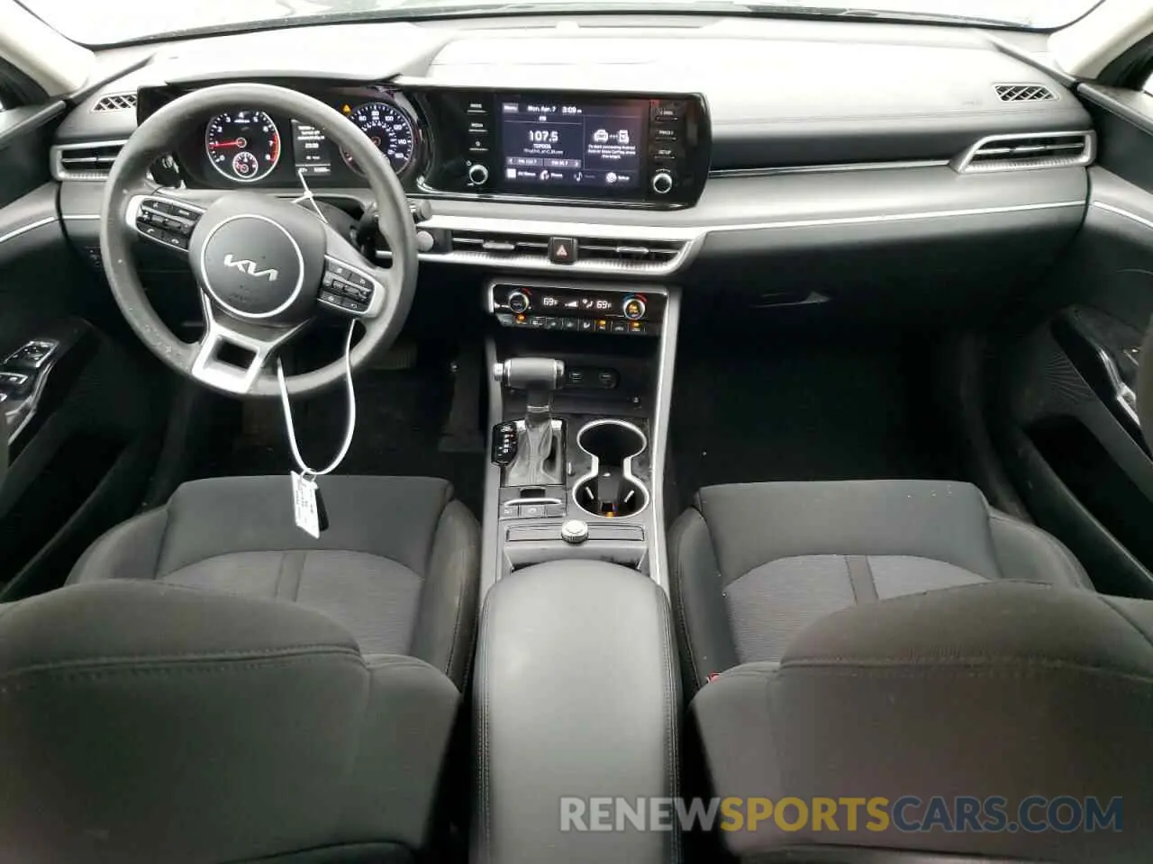8 fotografías del automóvil dañado 5XXG14J29PG208602 KIA K5 2023
