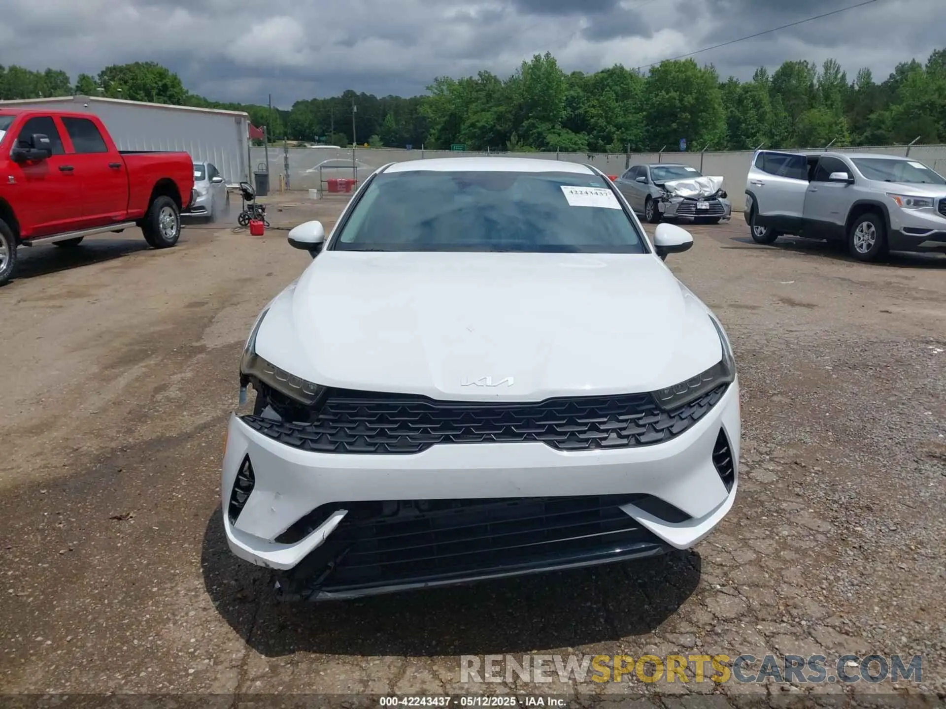 12 fotografías del automóvil dañado 5XXG14J2XPG210651 KIA K5 2023