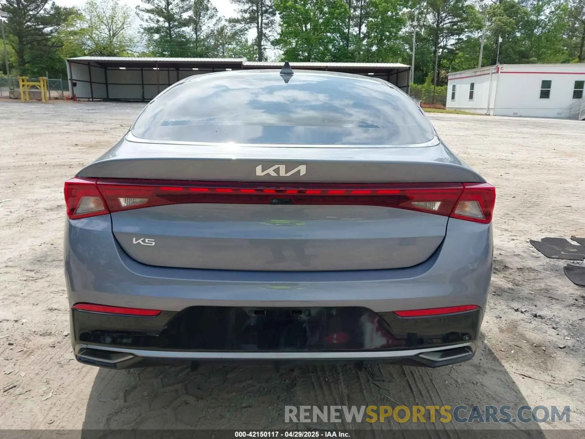 17 fotografías del automóvil dañado 5XXG14J2XPG216370 KIA K5 2023