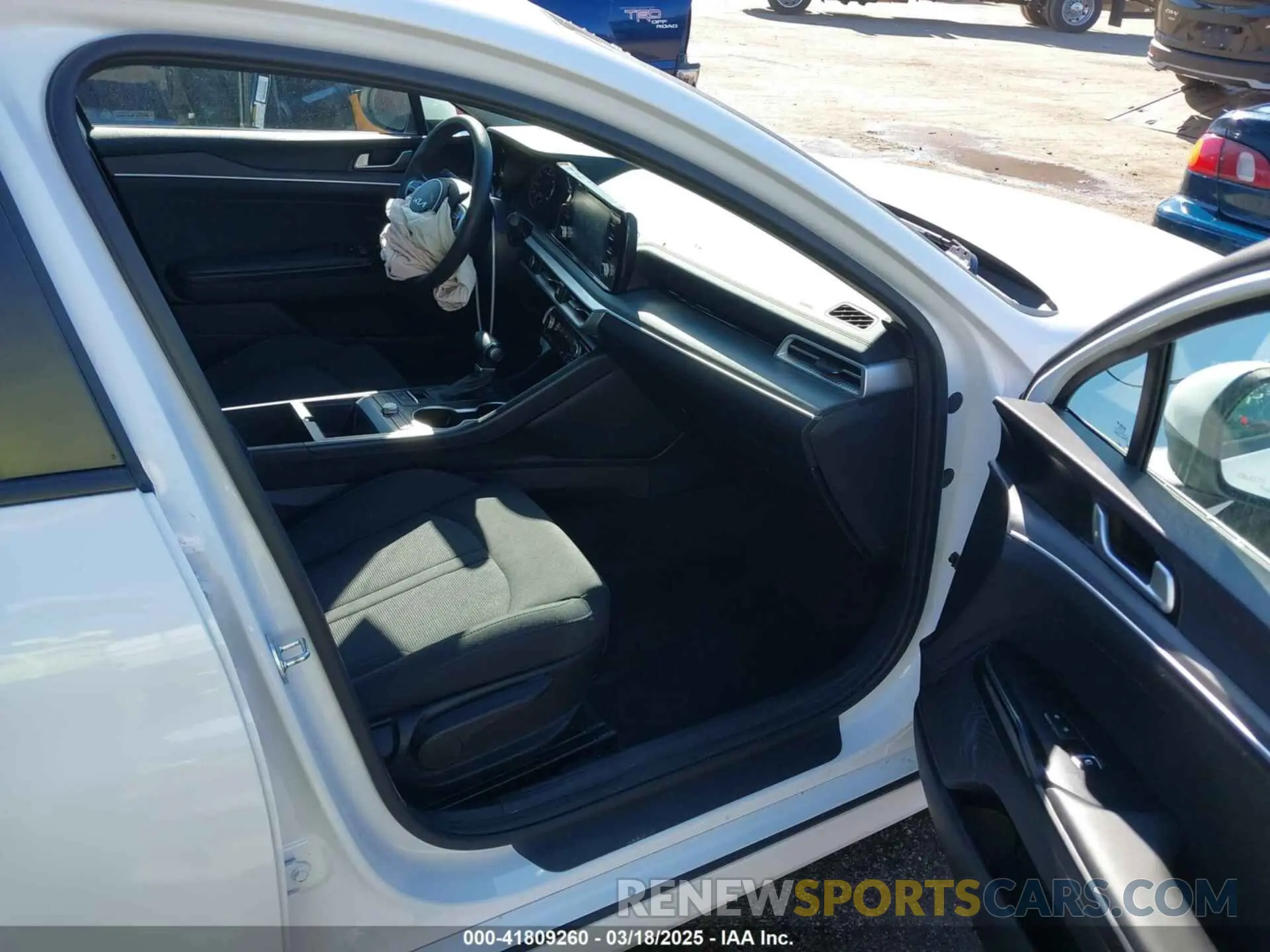 5 fotografías del automóvil dañado 5XXG14J2XPG220175 KIA K5 2023