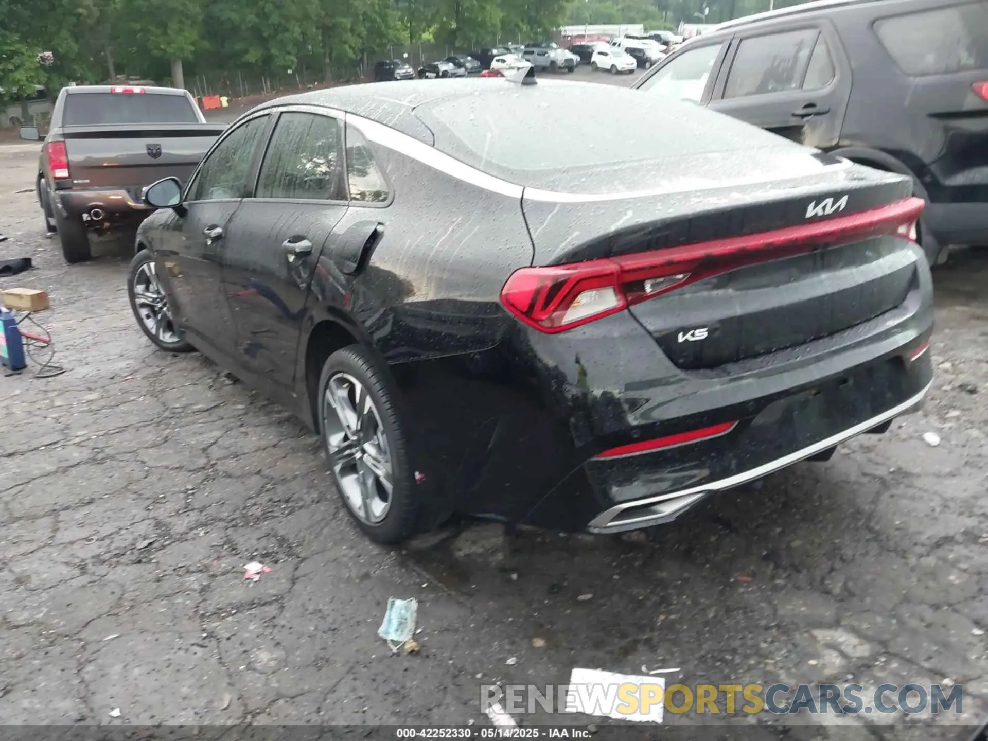 3 fotografías del automóvil dañado 5XXG34J21PG173855 KIA K5 2023