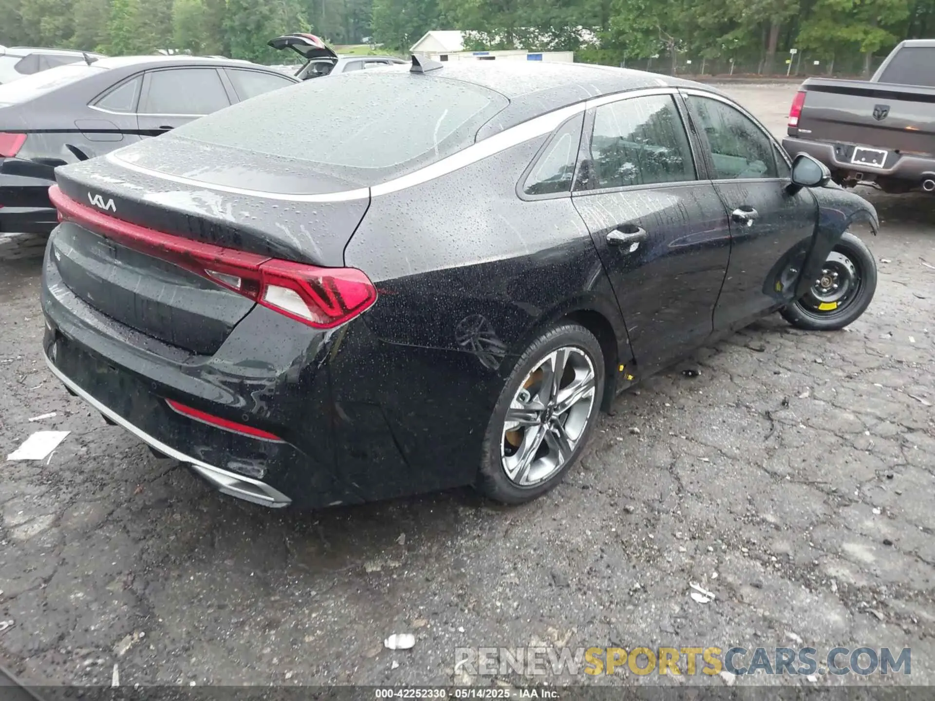 4 fotografías del automóvil dañado 5XXG34J21PG173855 KIA K5 2023