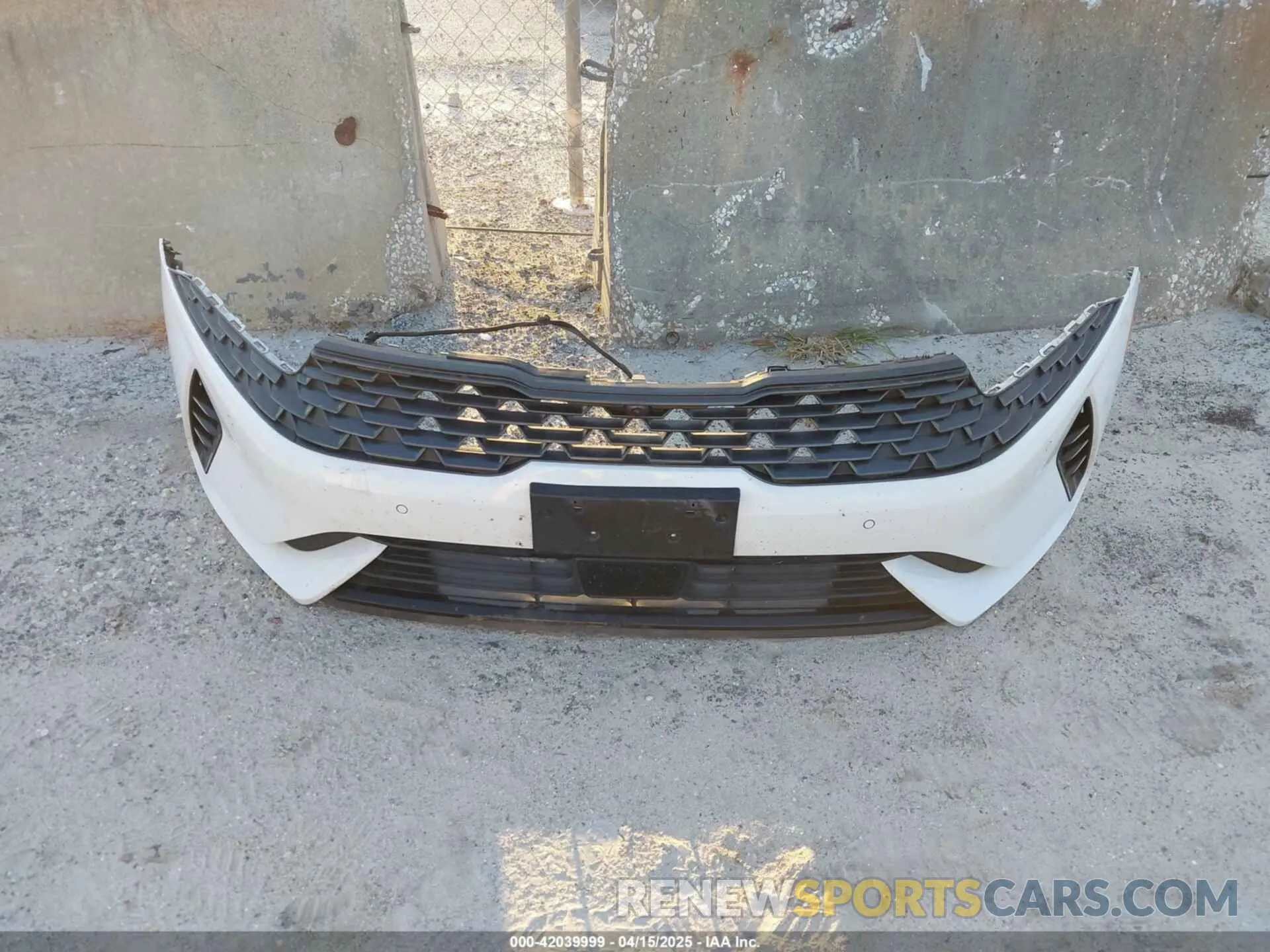 12 fotografías del automóvil dañado 5XXG34J22PG169121 KIA K5 2023