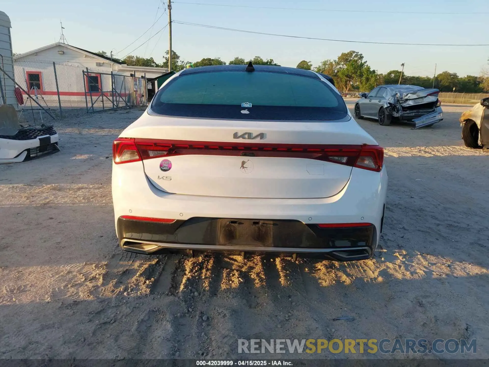 17 fotografías del automóvil dañado 5XXG34J22PG169121 KIA K5 2023