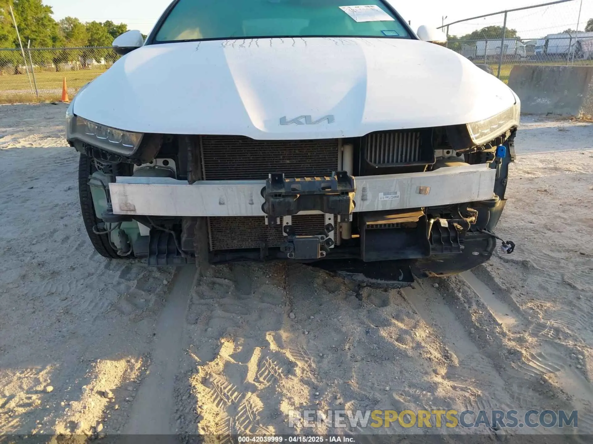 18 fotografías del automóvil dañado 5XXG34J22PG169121 KIA K5 2023