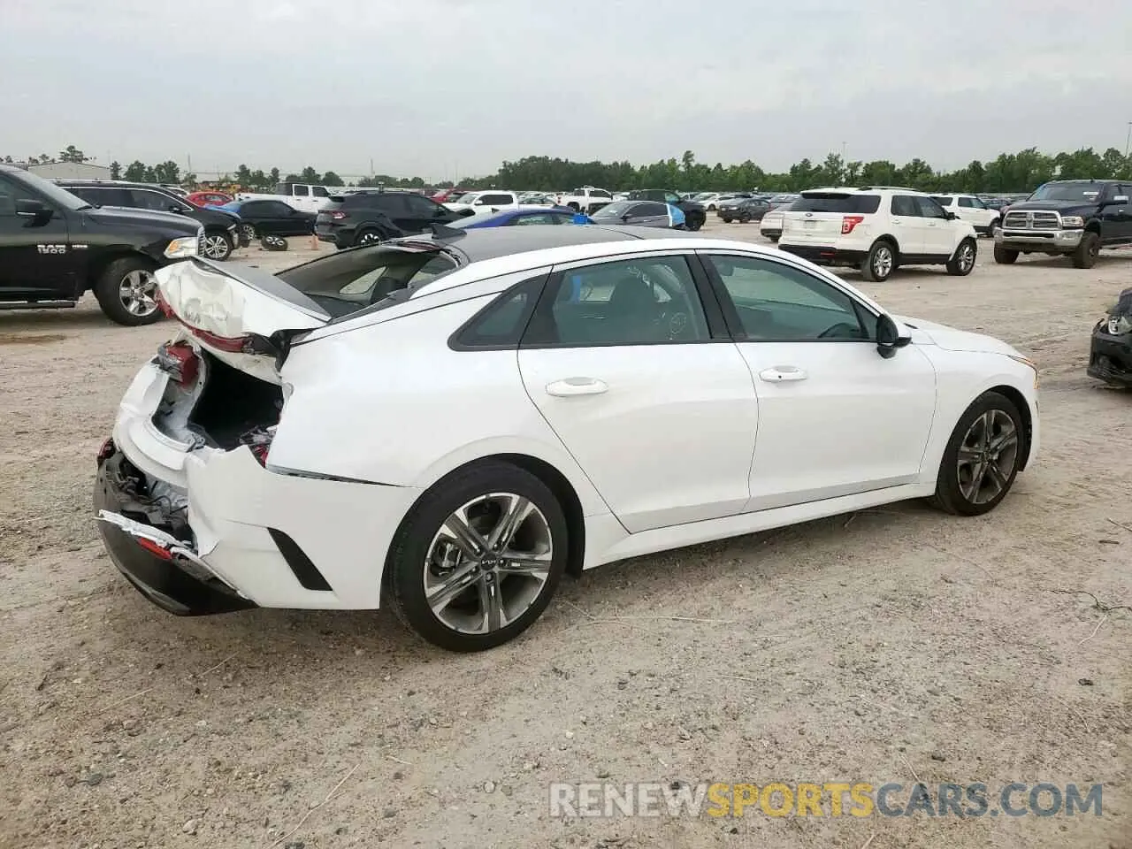 3 fotografías del automóvil dañado 5XXG34J22PG218897 KIA K5 2023
