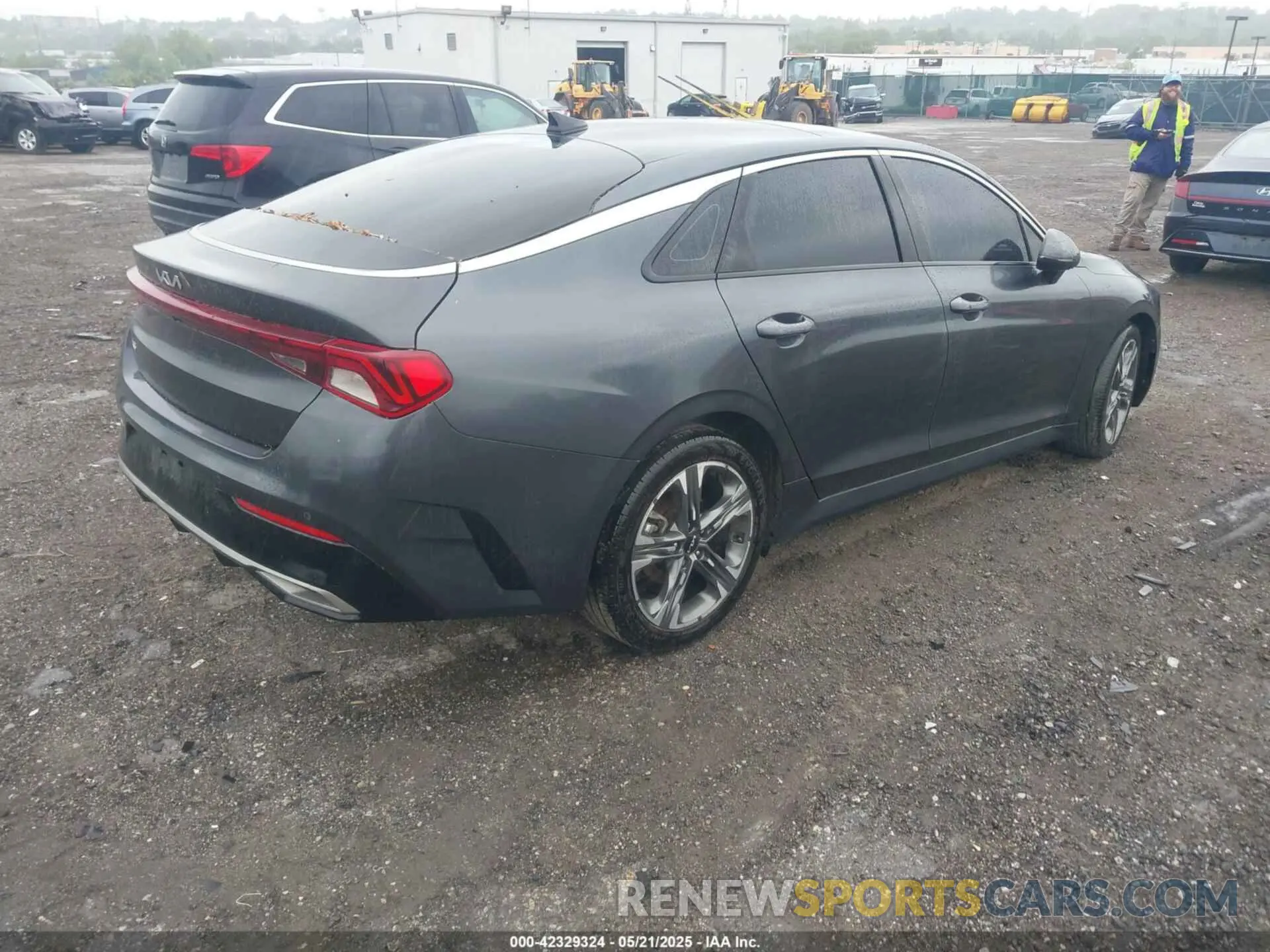 4 fotografías del automóvil dañado 5XXG34J25PG169386 KIA K5 2023