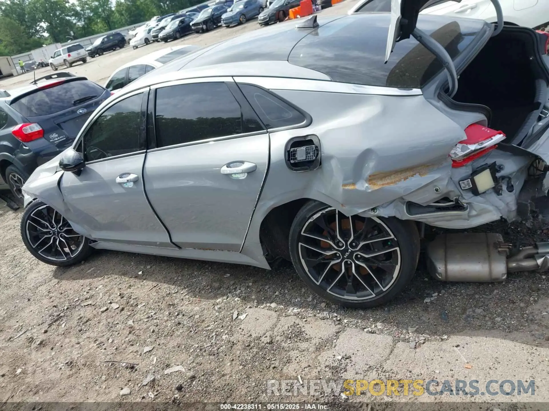 15 fotografías del automóvil dañado 5XXG44J87PG185705 KIA K5 2023