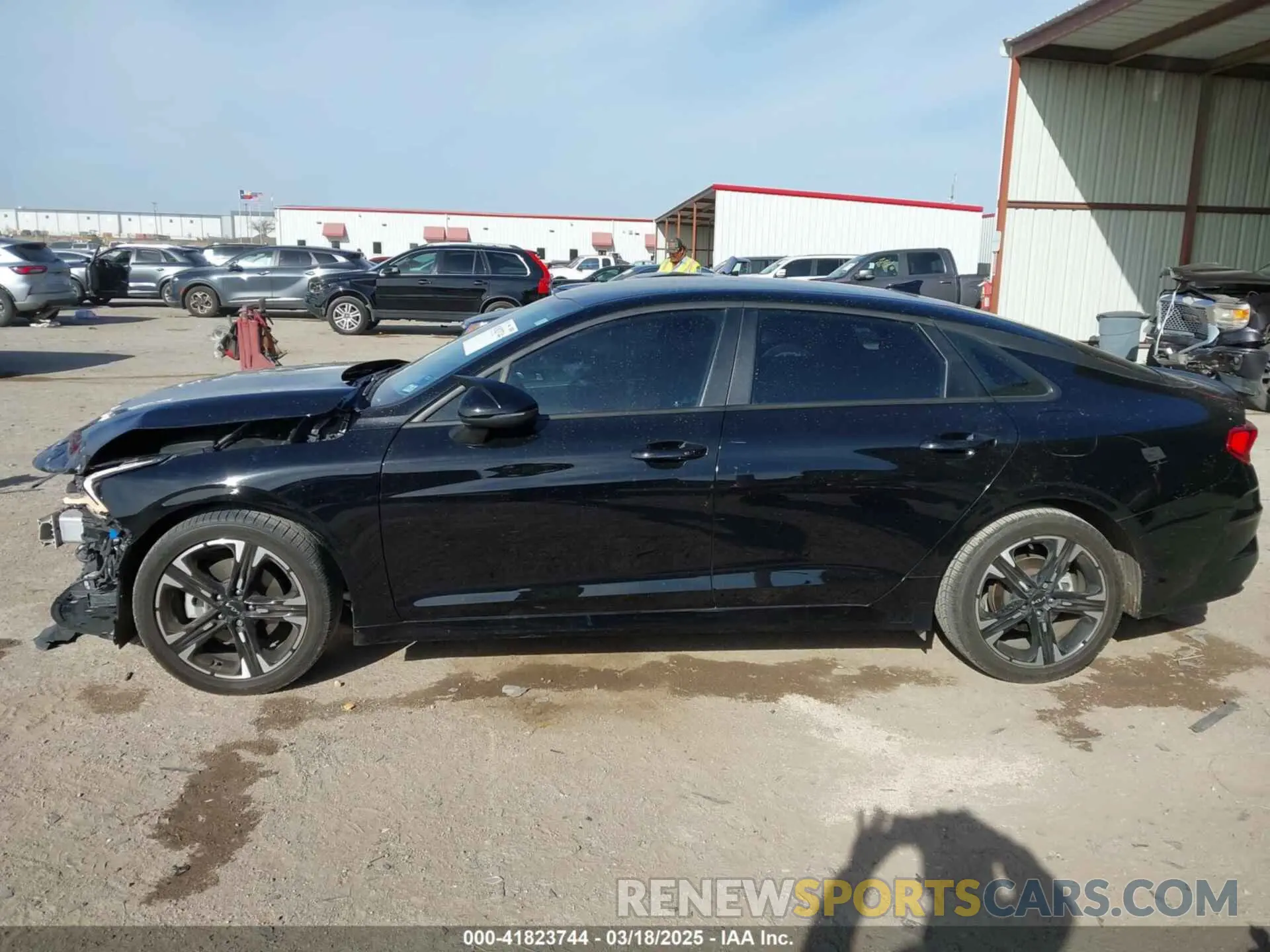 14 fotografías del automóvil dañado 5XXG64J20PG168315 KIA K5 2023