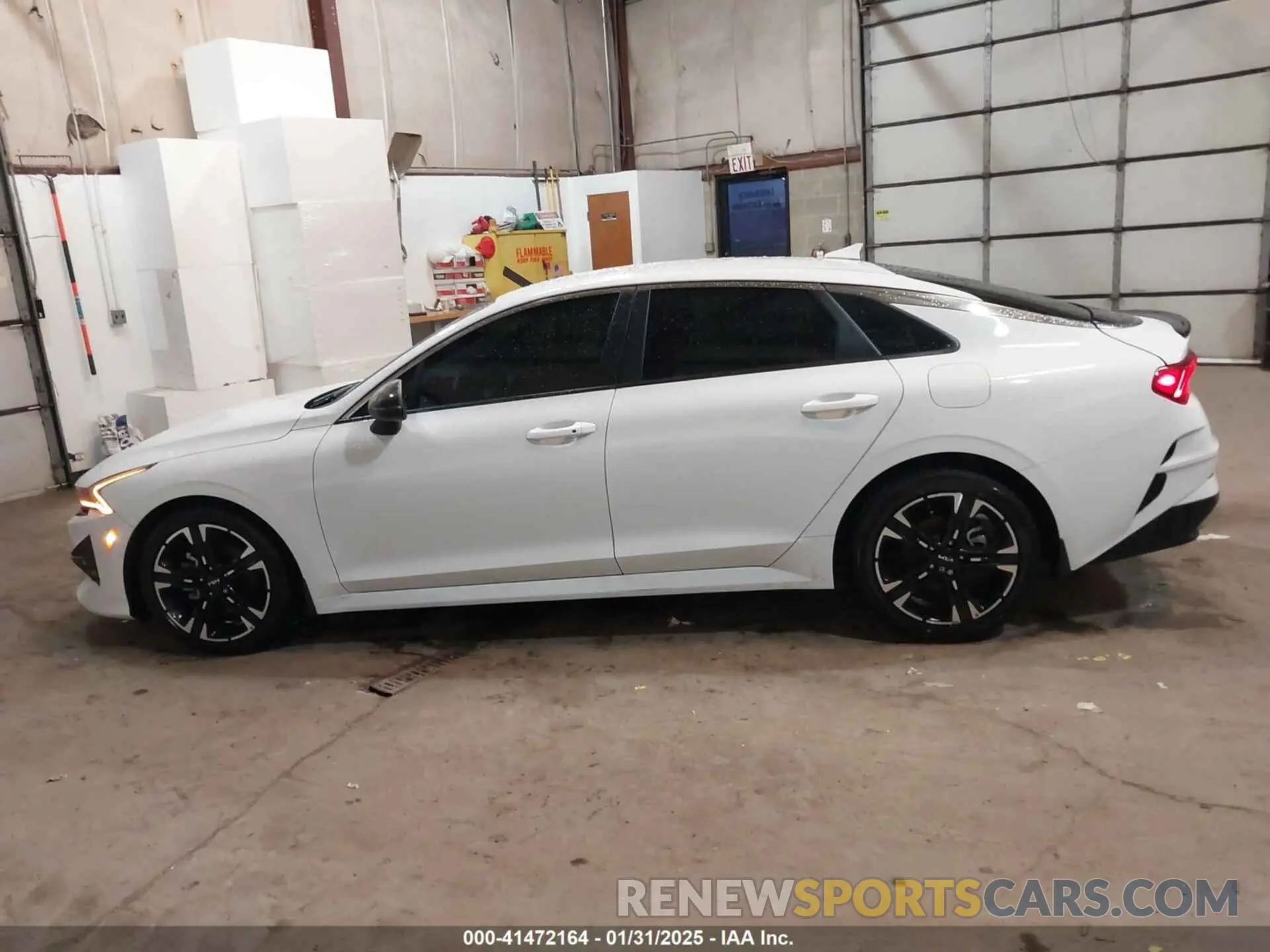 14 fotografías del automóvil dañado 5XXG64J20PG221448 KIA K5 2023