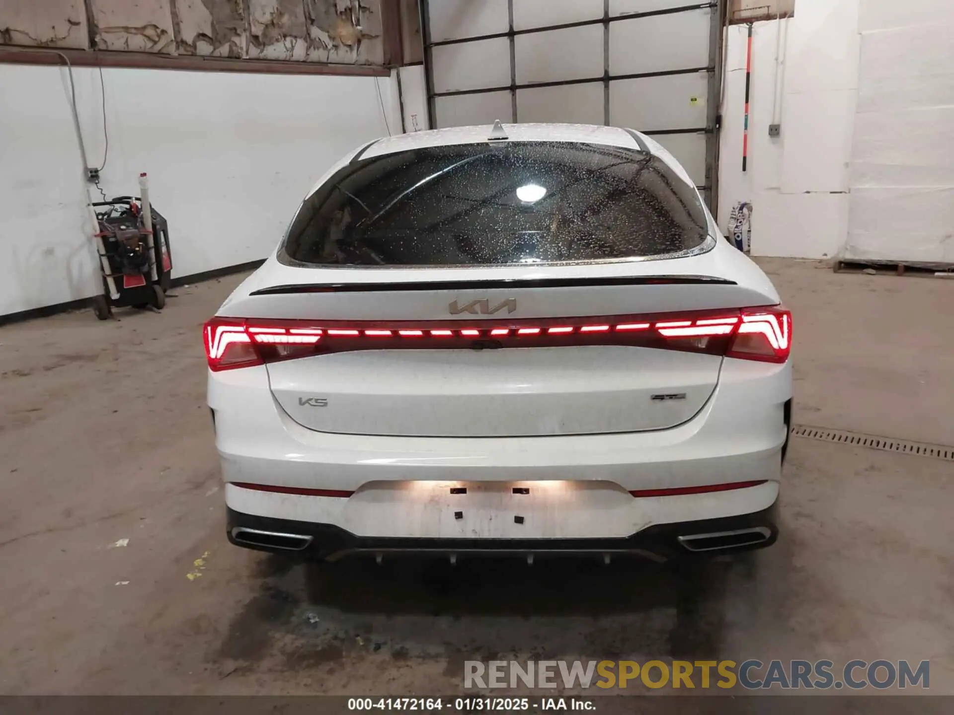 16 fotografías del automóvil dañado 5XXG64J20PG221448 KIA K5 2023