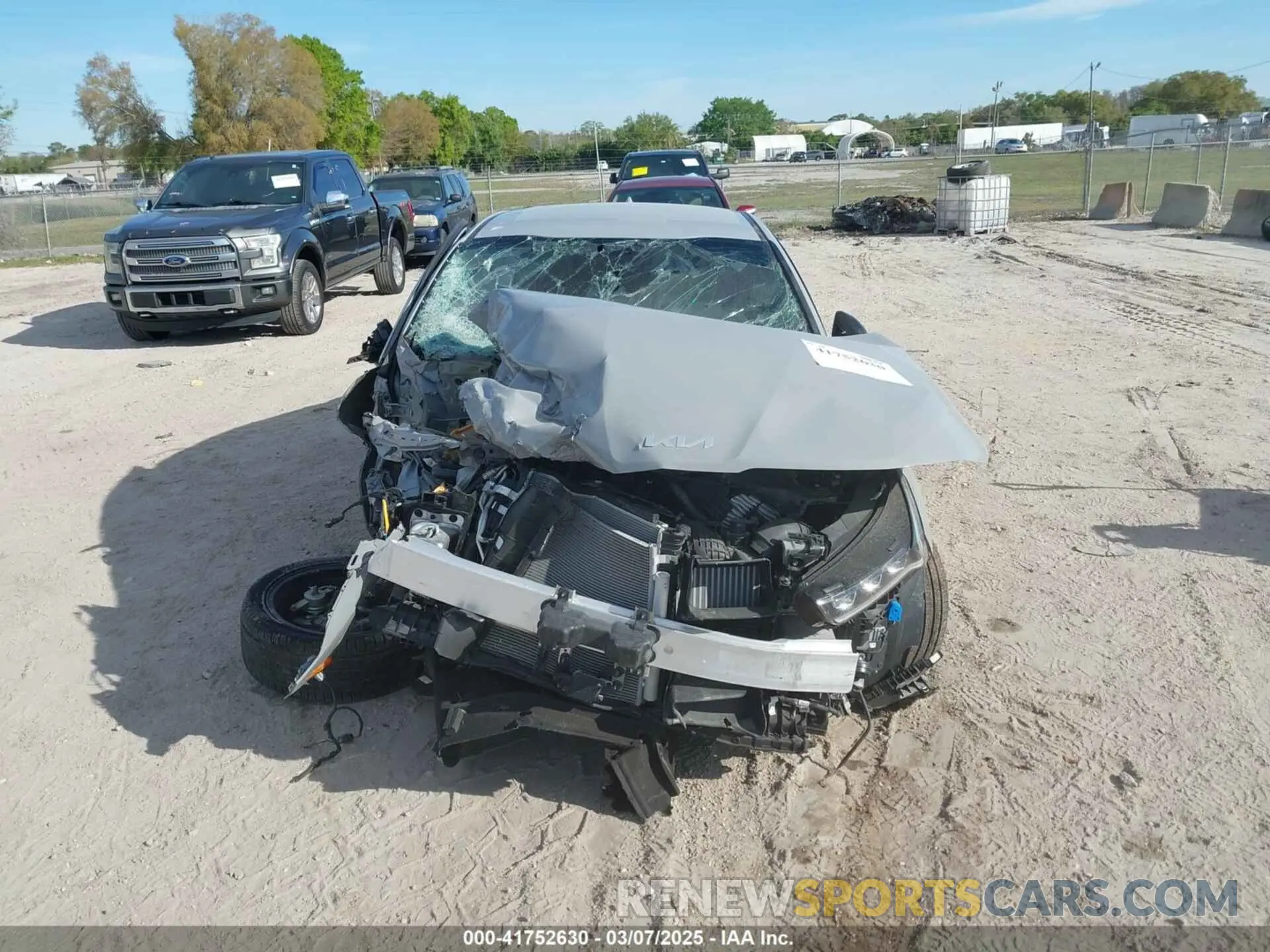 12 fotografías del automóvil dañado 5XXG64J20PG224835 KIA K5 2023