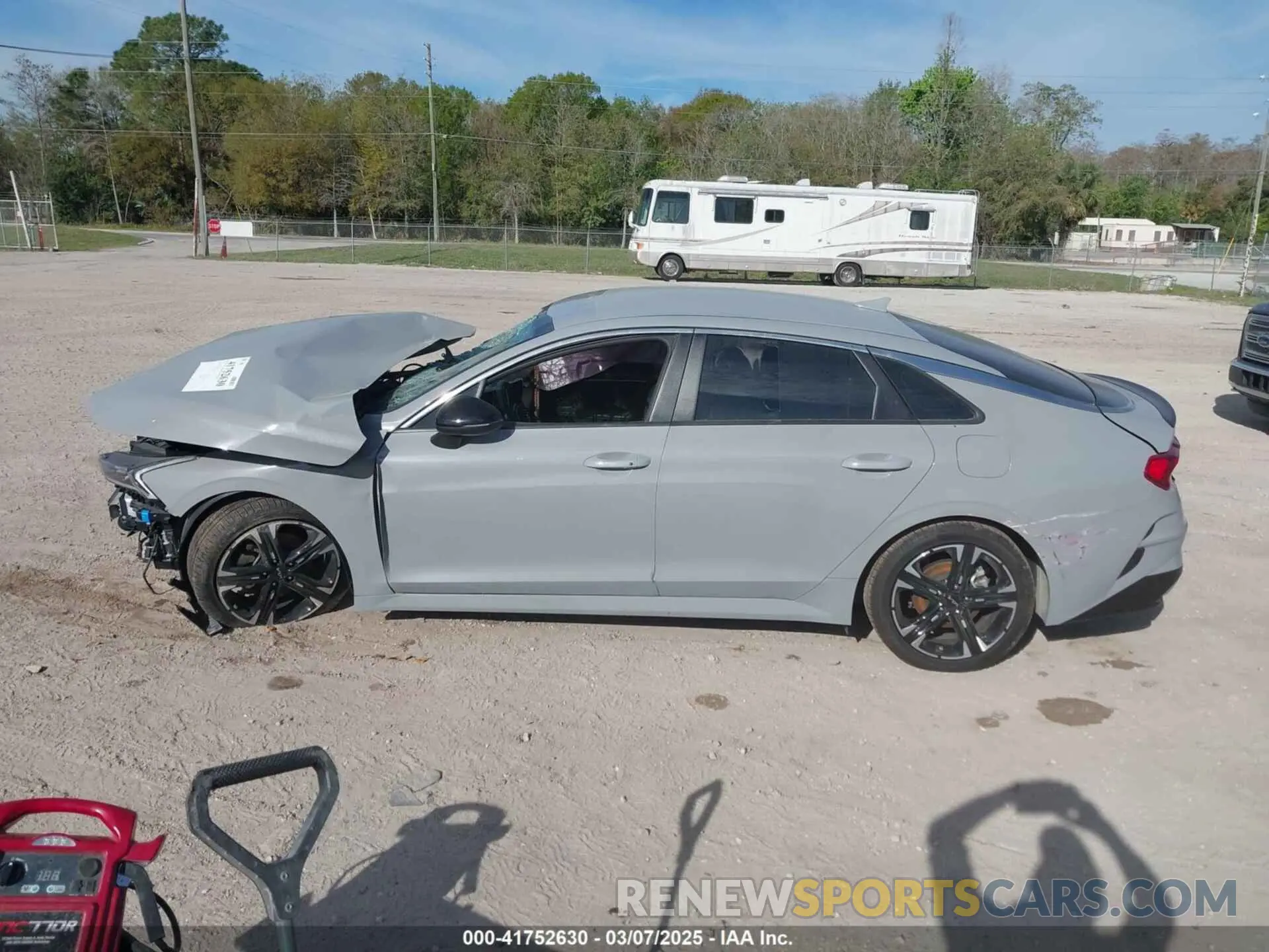 14 fotografías del automóvil dañado 5XXG64J20PG224835 KIA K5 2023