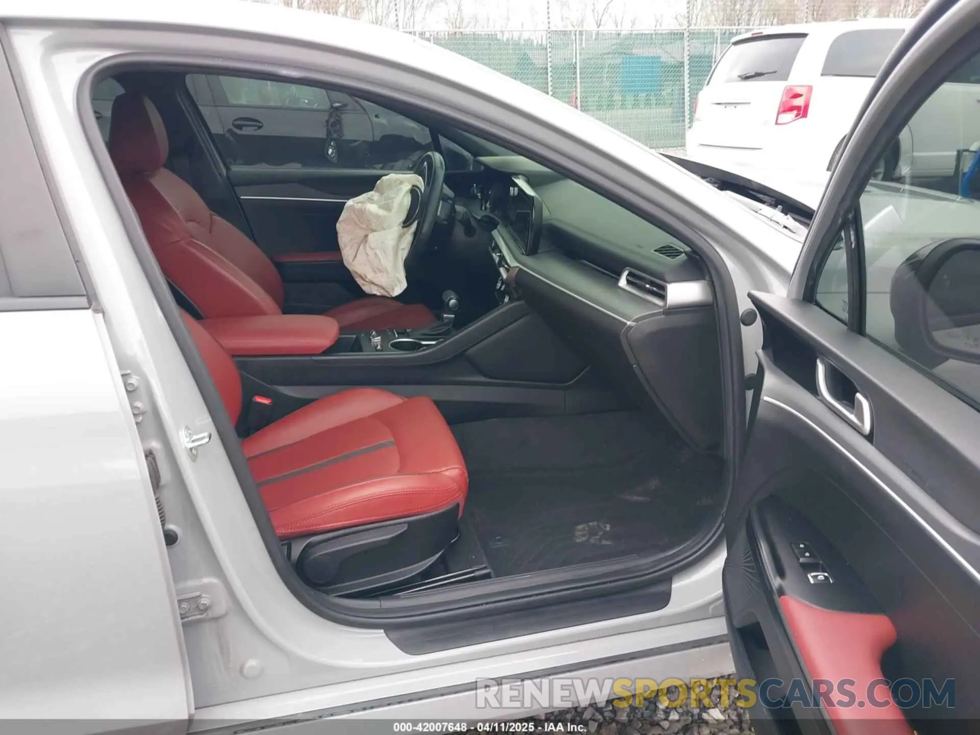 5 fotografías del automóvil dañado 5XXG64J20PG226391 KIA K5 2023