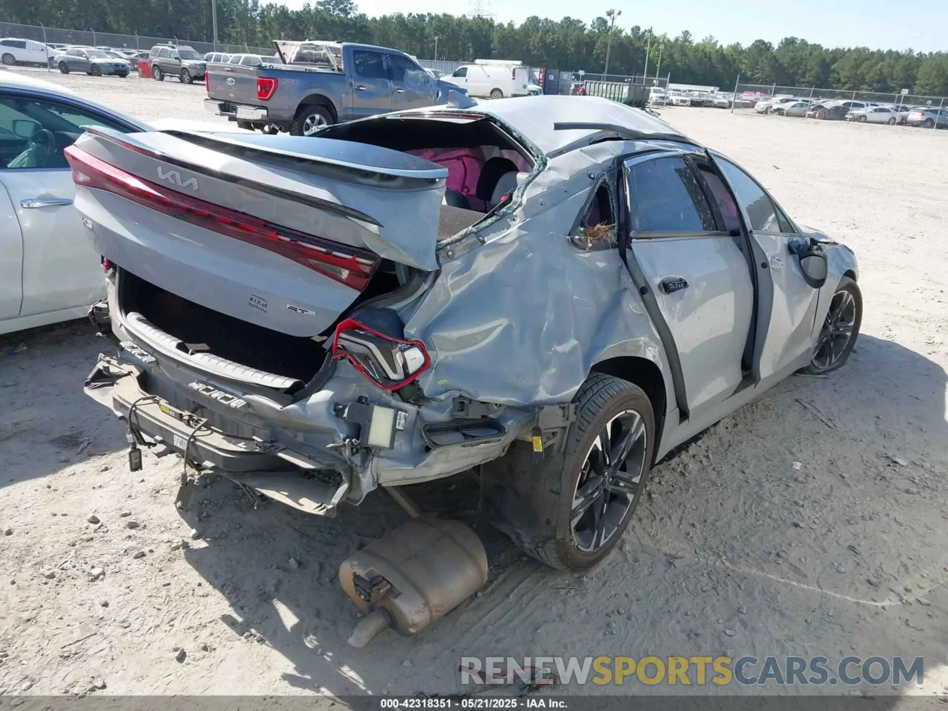 4 fotografías del automóvil dañado 5XXG64J21PG170719 KIA K5 2023
