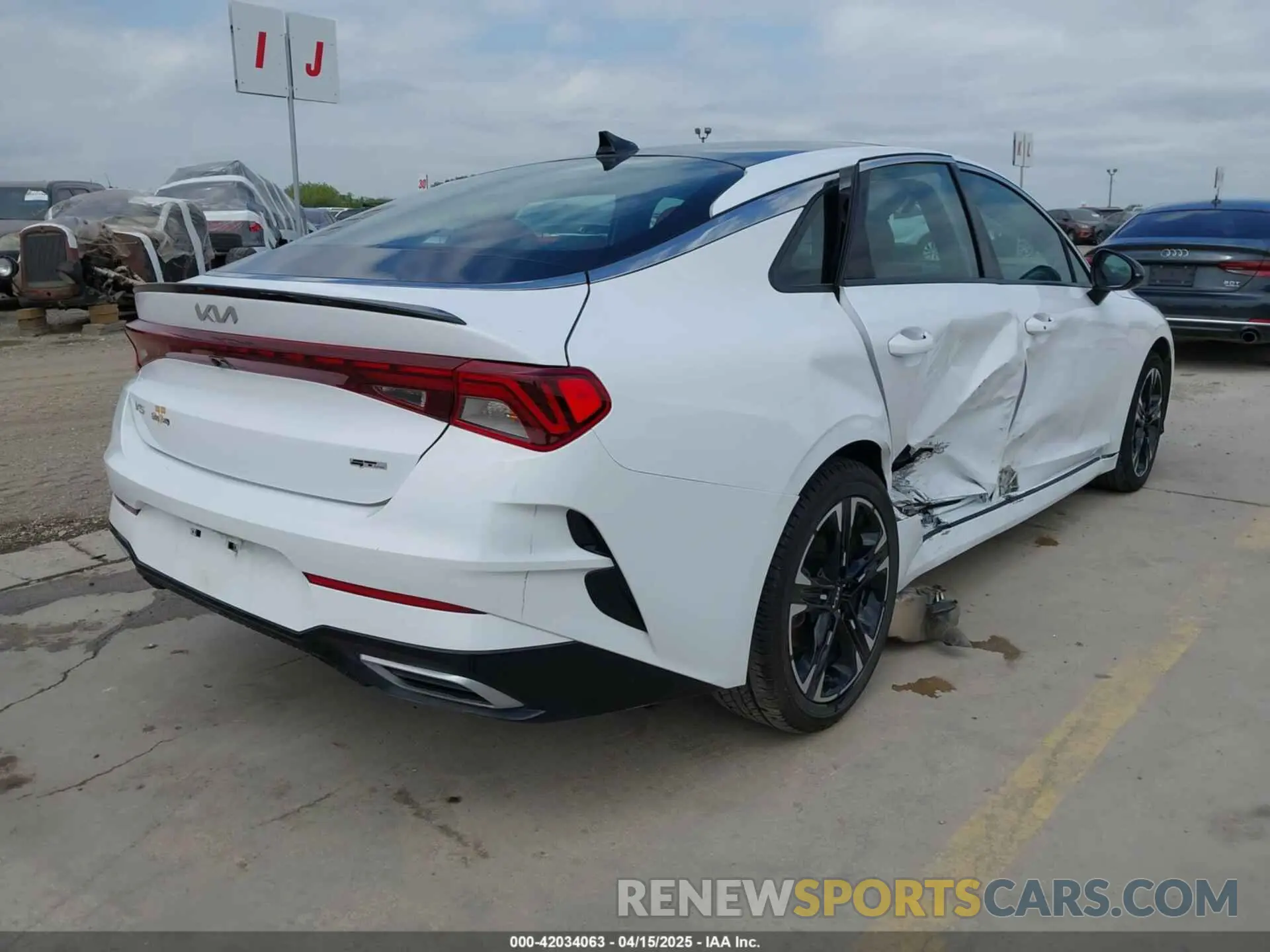 4 fotografías del automóvil dañado 5XXG64J21PG183275 KIA K5 2023