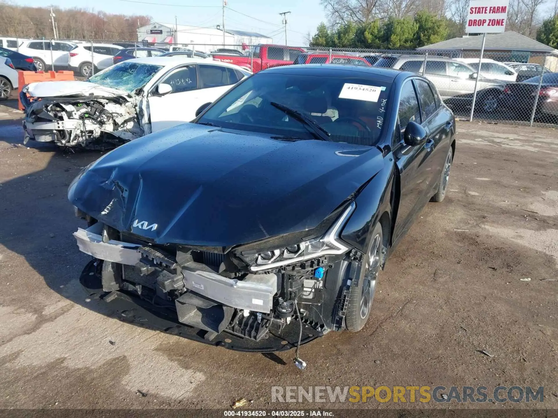 2 fotografías del automóvil dañado 5XXG64J21PG204142 KIA K5 2023