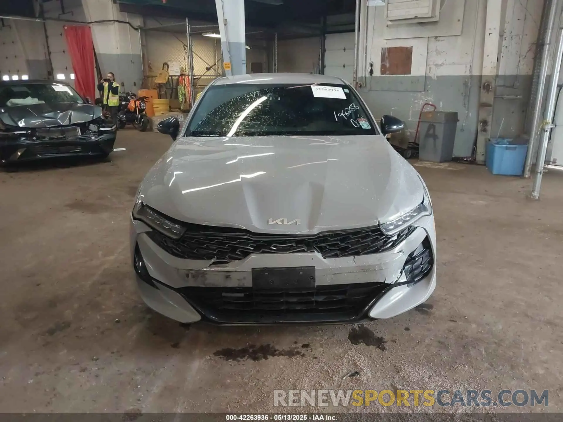 12 fotografías del automóvil dañado 5XXG64J21PG222611 KIA K5 2023