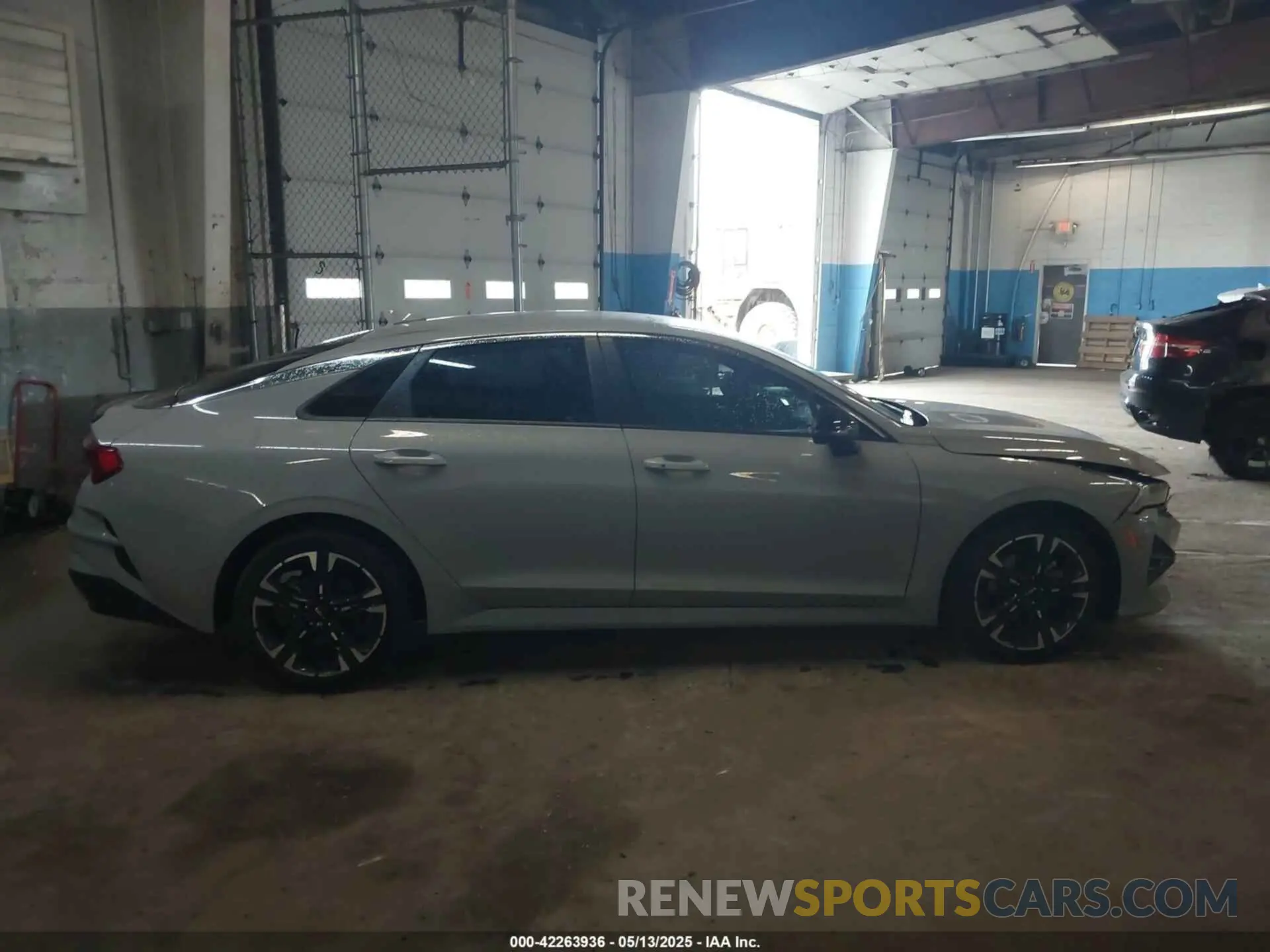 13 fotografías del automóvil dañado 5XXG64J21PG222611 KIA K5 2023