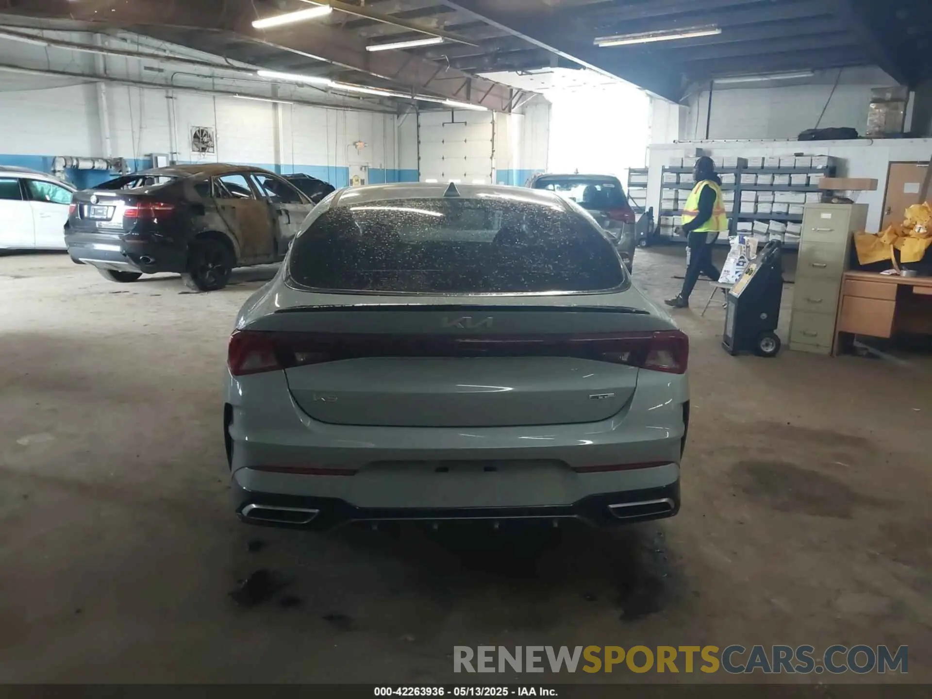 16 fotografías del automóvil dañado 5XXG64J21PG222611 KIA K5 2023