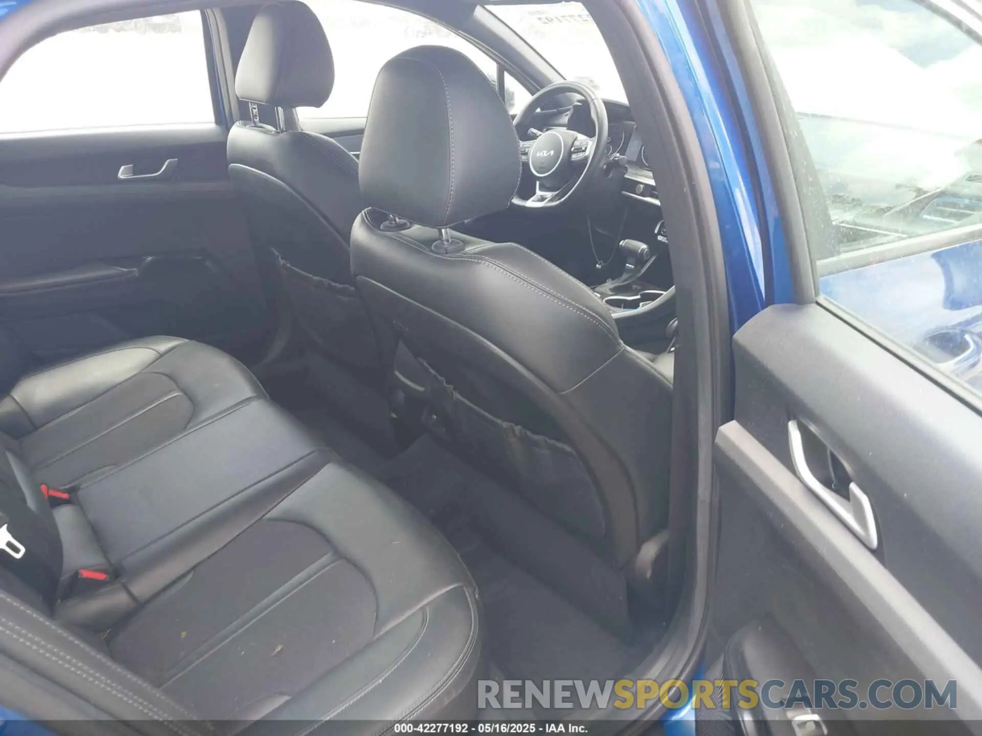 8 fotografías del automóvil dañado 5XXG64J21PG226030 KIA K5 2023