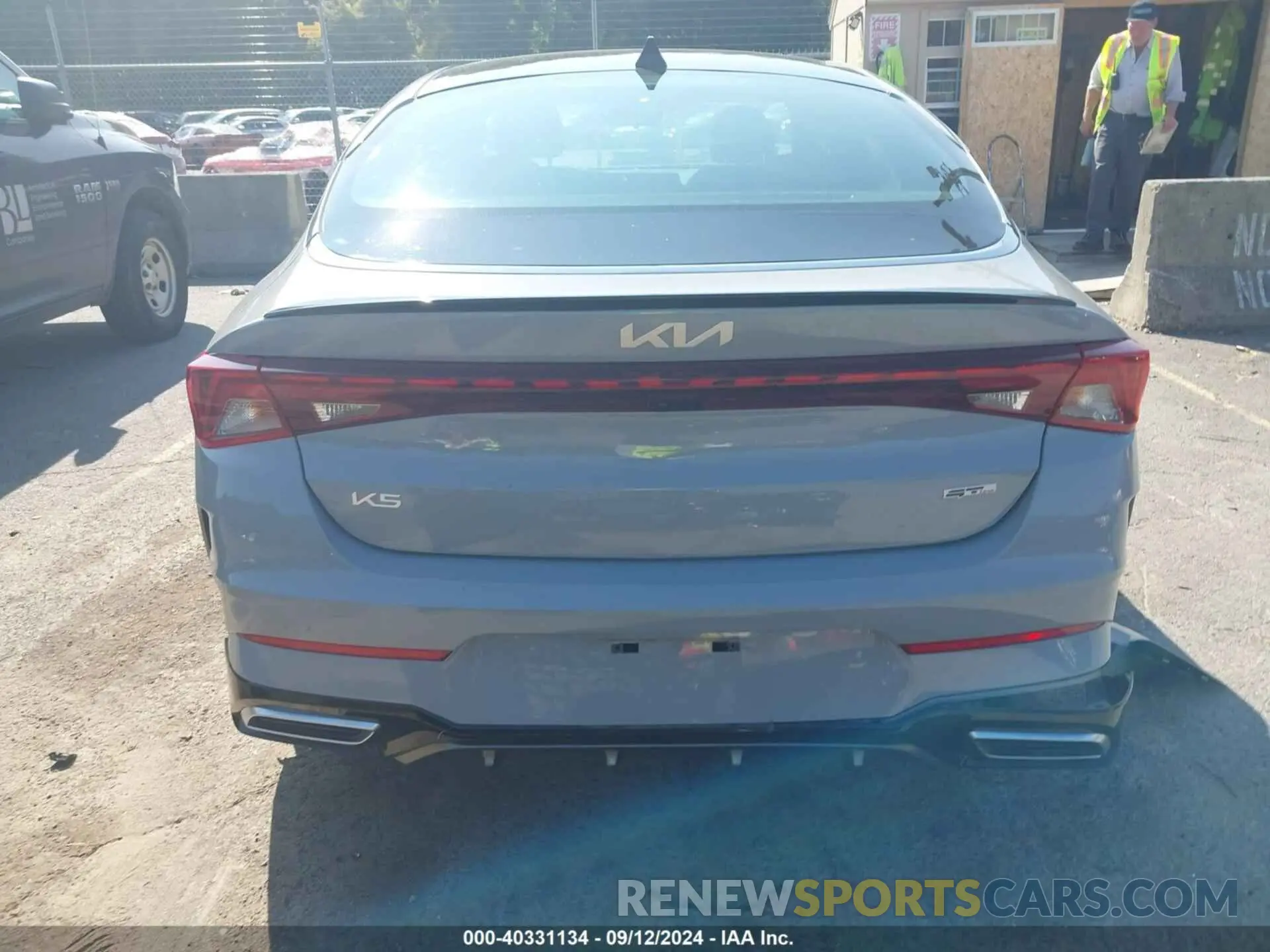 17 fotografías del automóvil dañado 5XXG64J22PG183172 KIA K5 2023