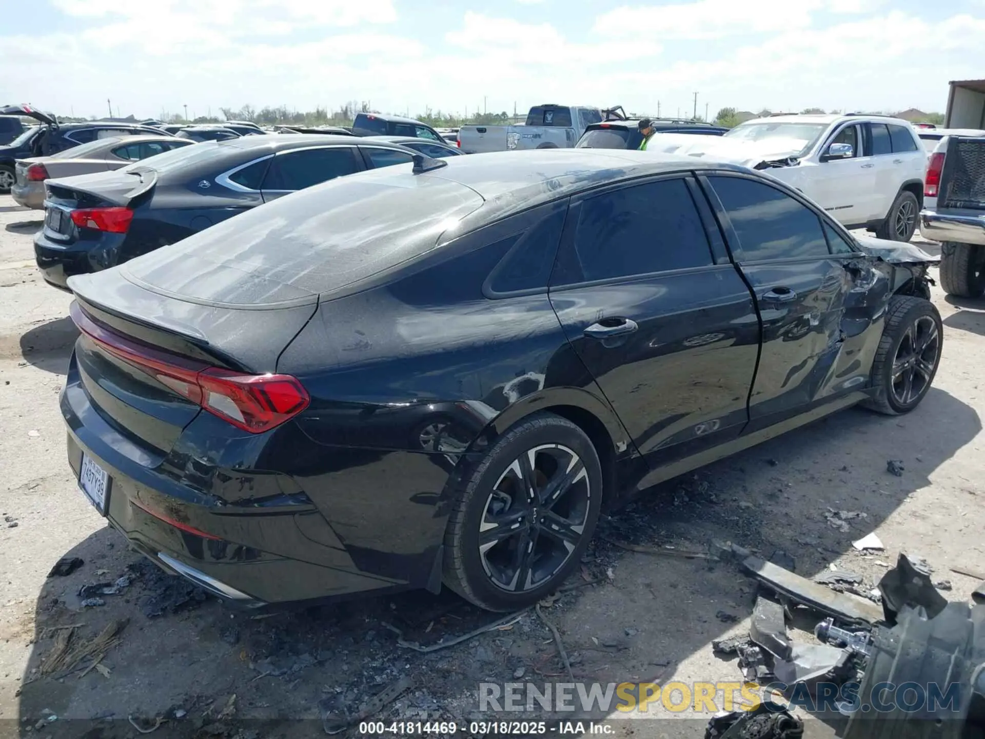 4 fotografías del automóvil dañado 5XXG64J22PG192714 KIA K5 2023