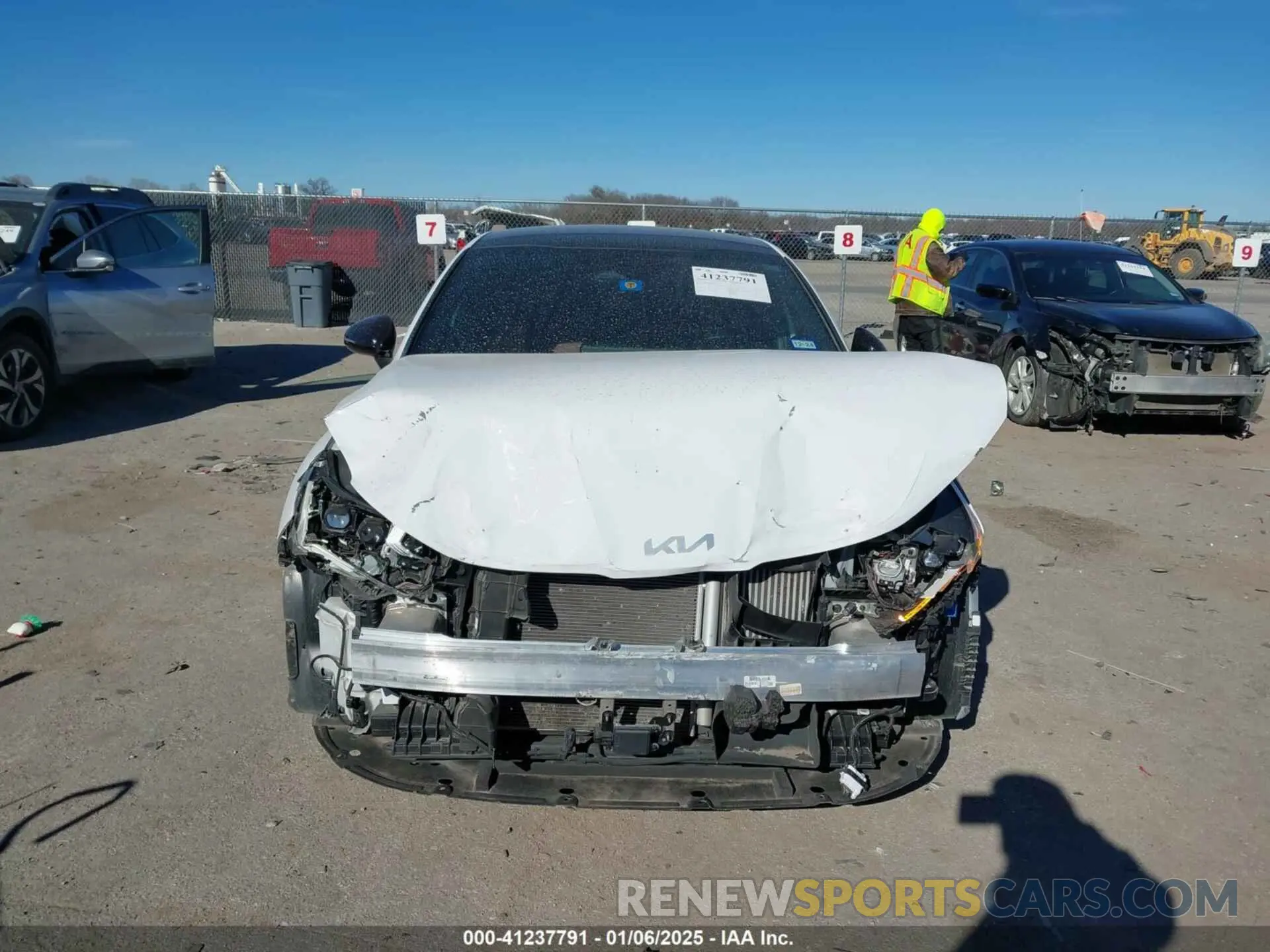 12 fotografías del automóvil dañado 5XXG64J22PG192812 KIA K5 2023