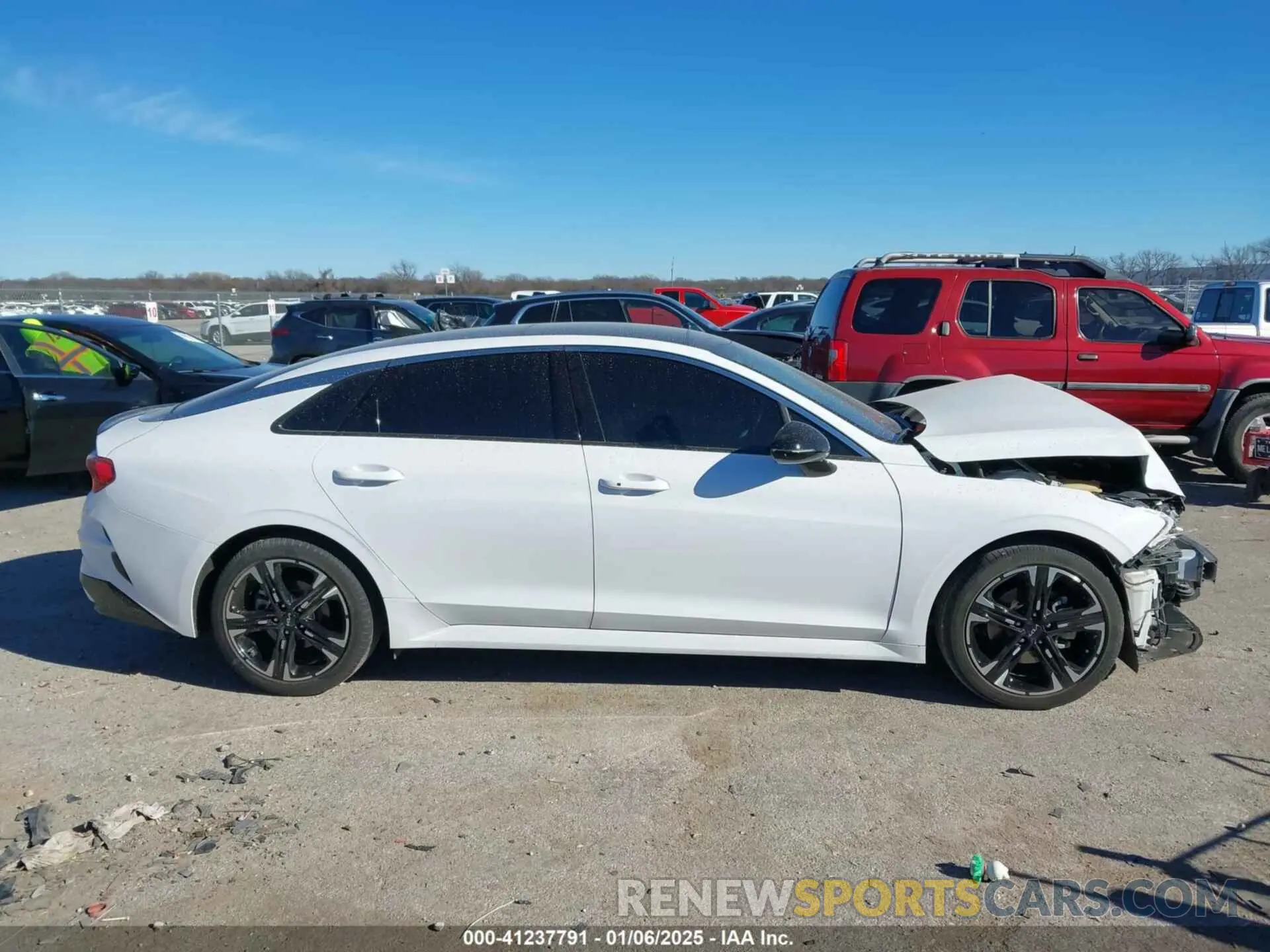 13 fotografías del automóvil dañado 5XXG64J22PG192812 KIA K5 2023