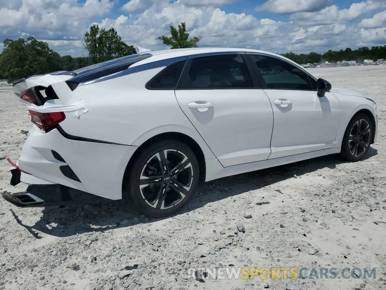 3 fotografías del automóvil dañado 5XXG64J23PG173802 KIA K5 2023