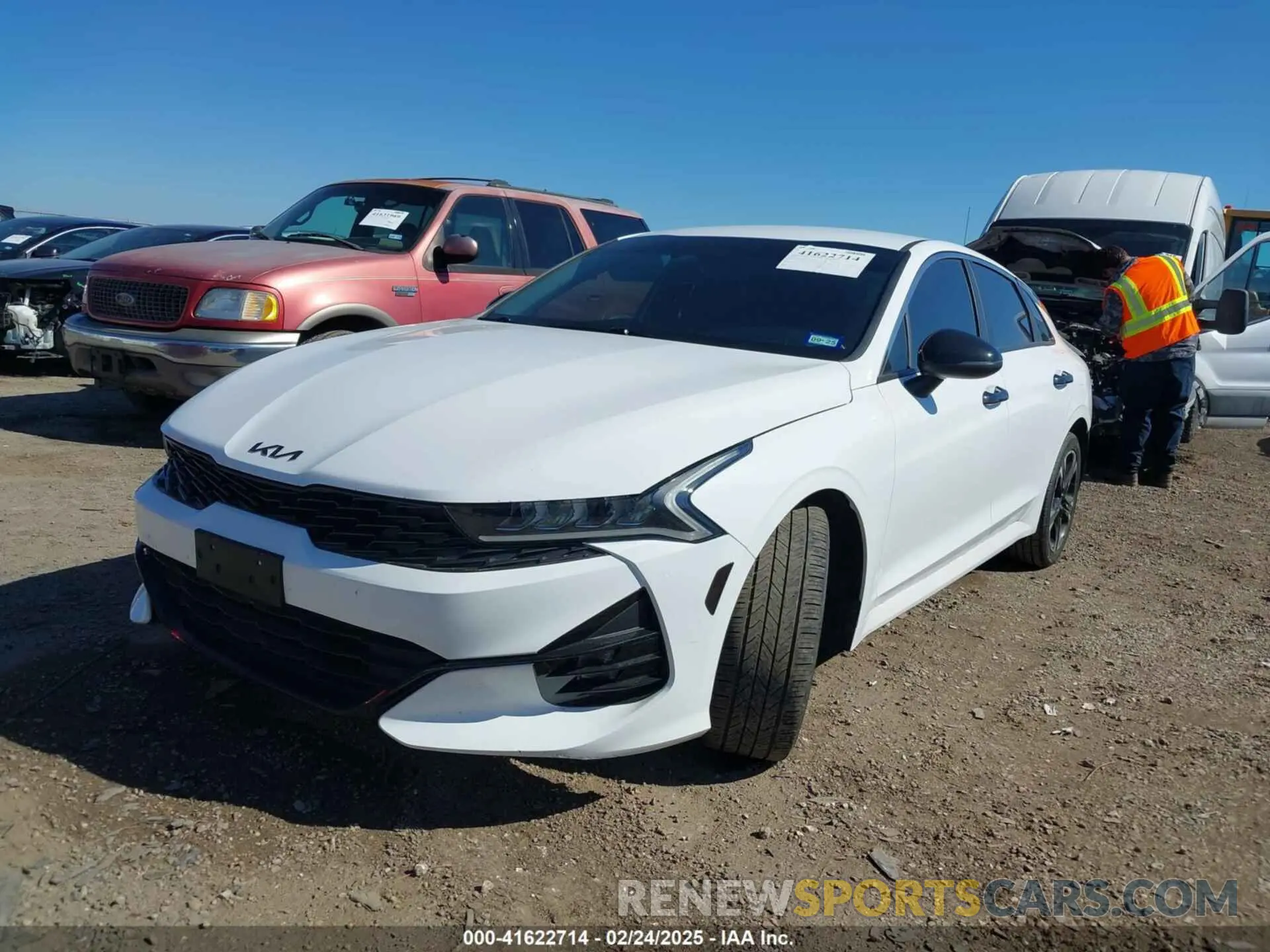 2 fotografías del automóvil dañado 5XXG64J23PG184492 KIA K5 2023