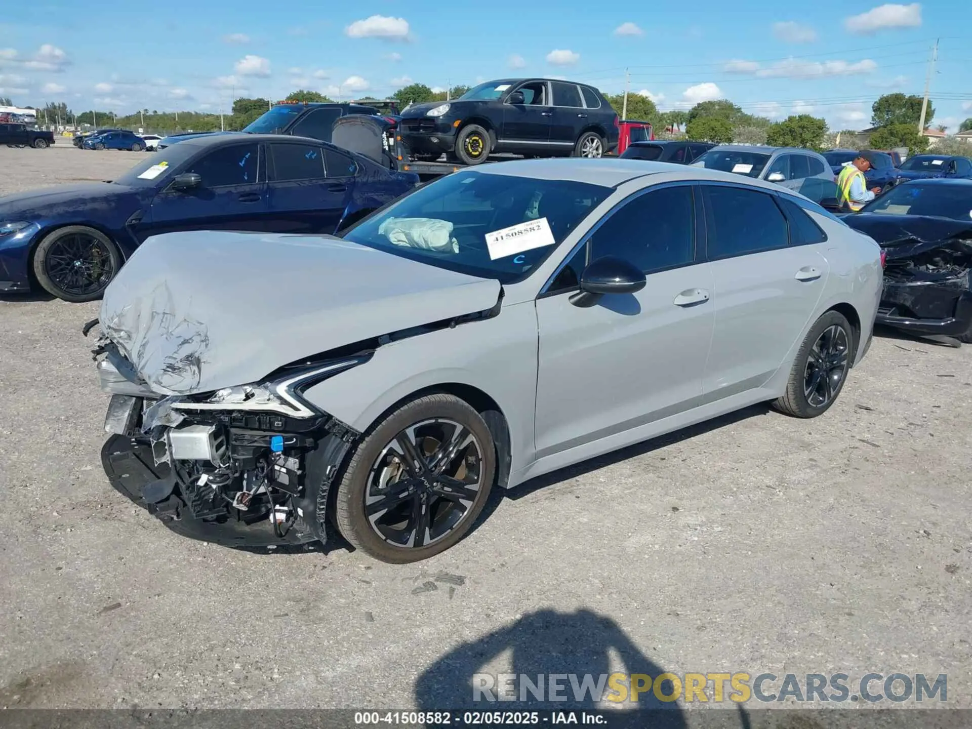 2 fotografías del automóvil dañado 5XXG64J23PG207155 KIA K5 2023