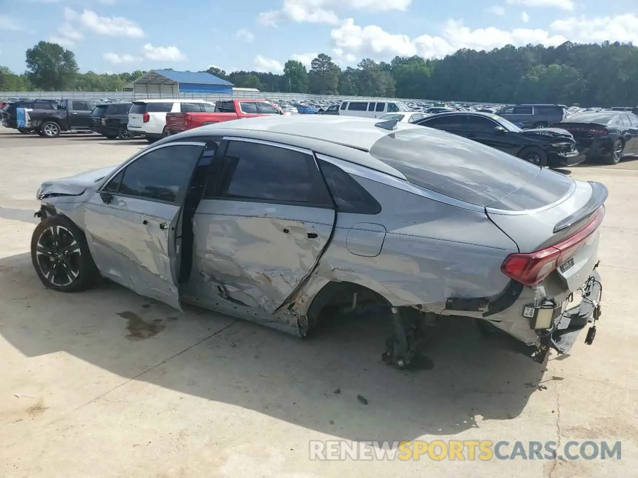 2 fotografías del automóvil dañado 5XXG64J24PG192262 KIA K5 2023
