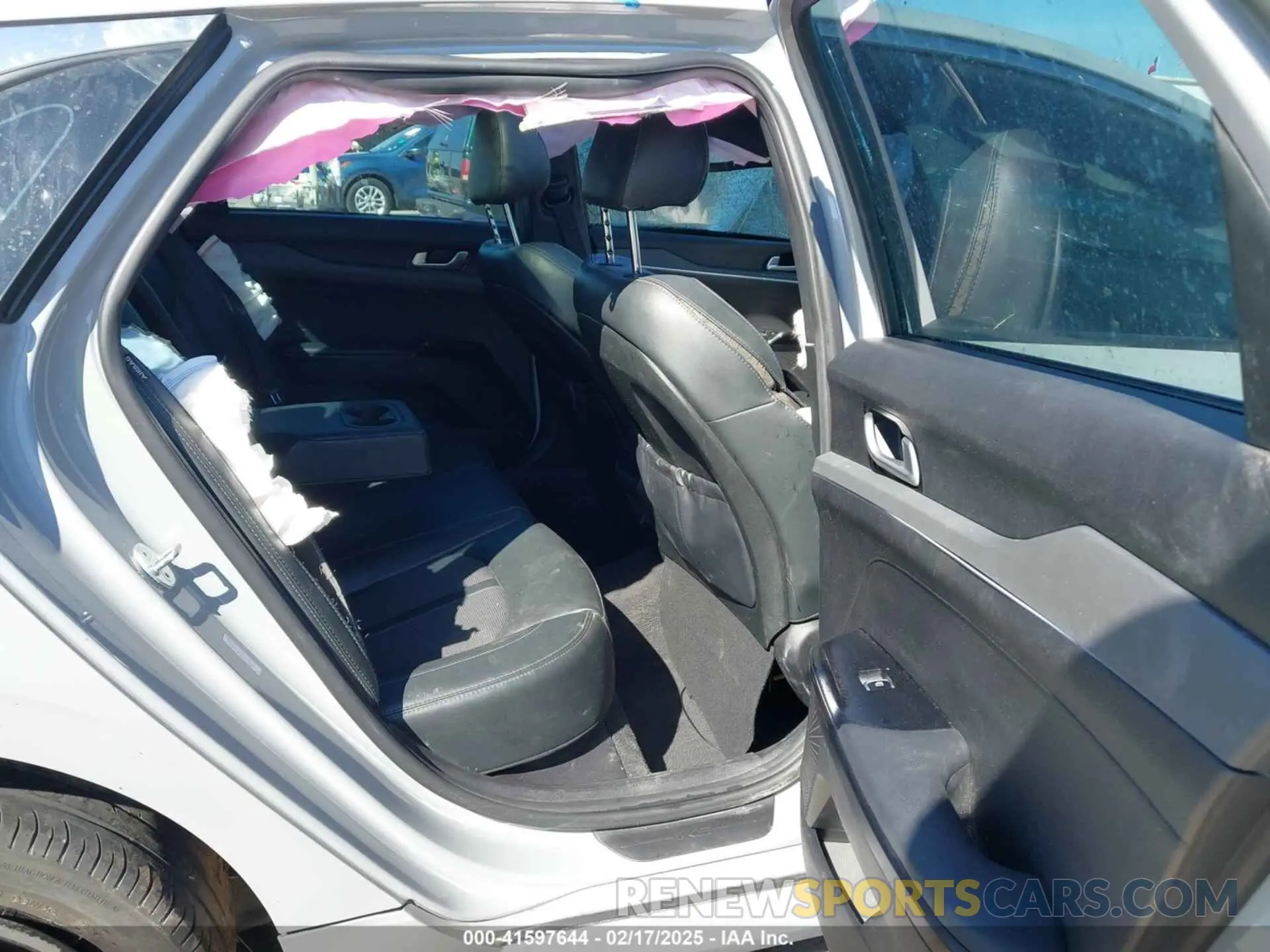 8 fotografías del automóvil dañado 5XXG64J24PG213210 KIA K5 2023