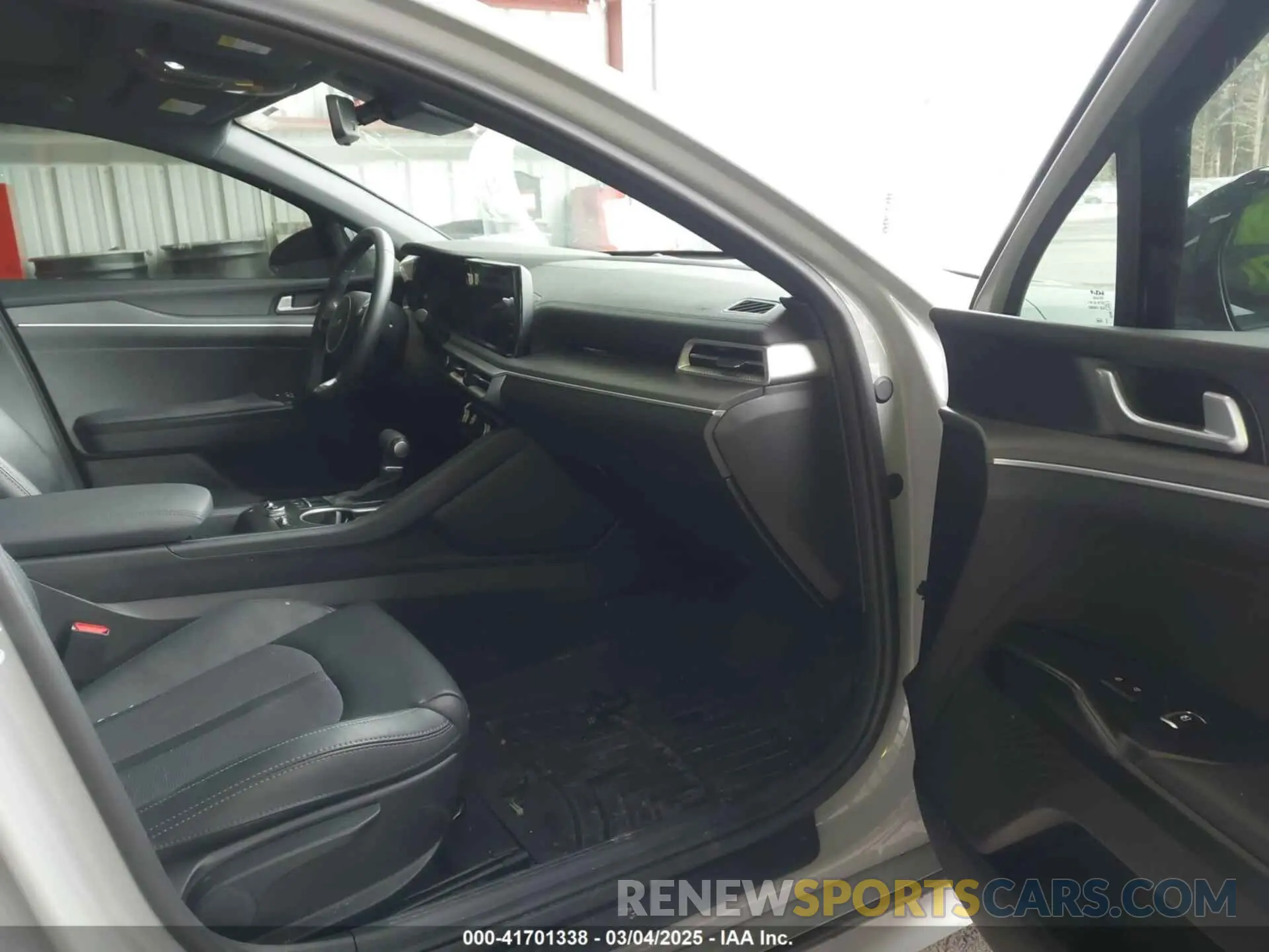 5 fotografías del automóvil dañado 5XXG64J25PG189452 KIA K5 2023