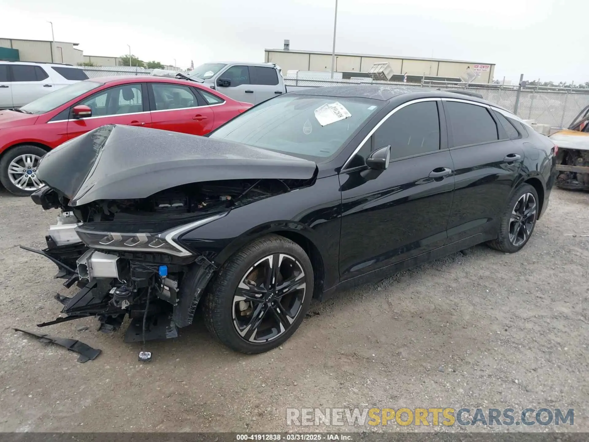 2 fotografías del automóvil dañado 5XXG64J25PG200210 KIA K5 2023