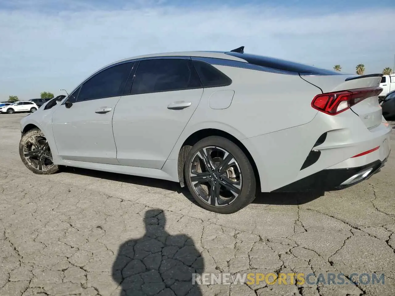 2 fotografías del automóvil dañado 5XXG64J25PG207254 KIA K5 2023